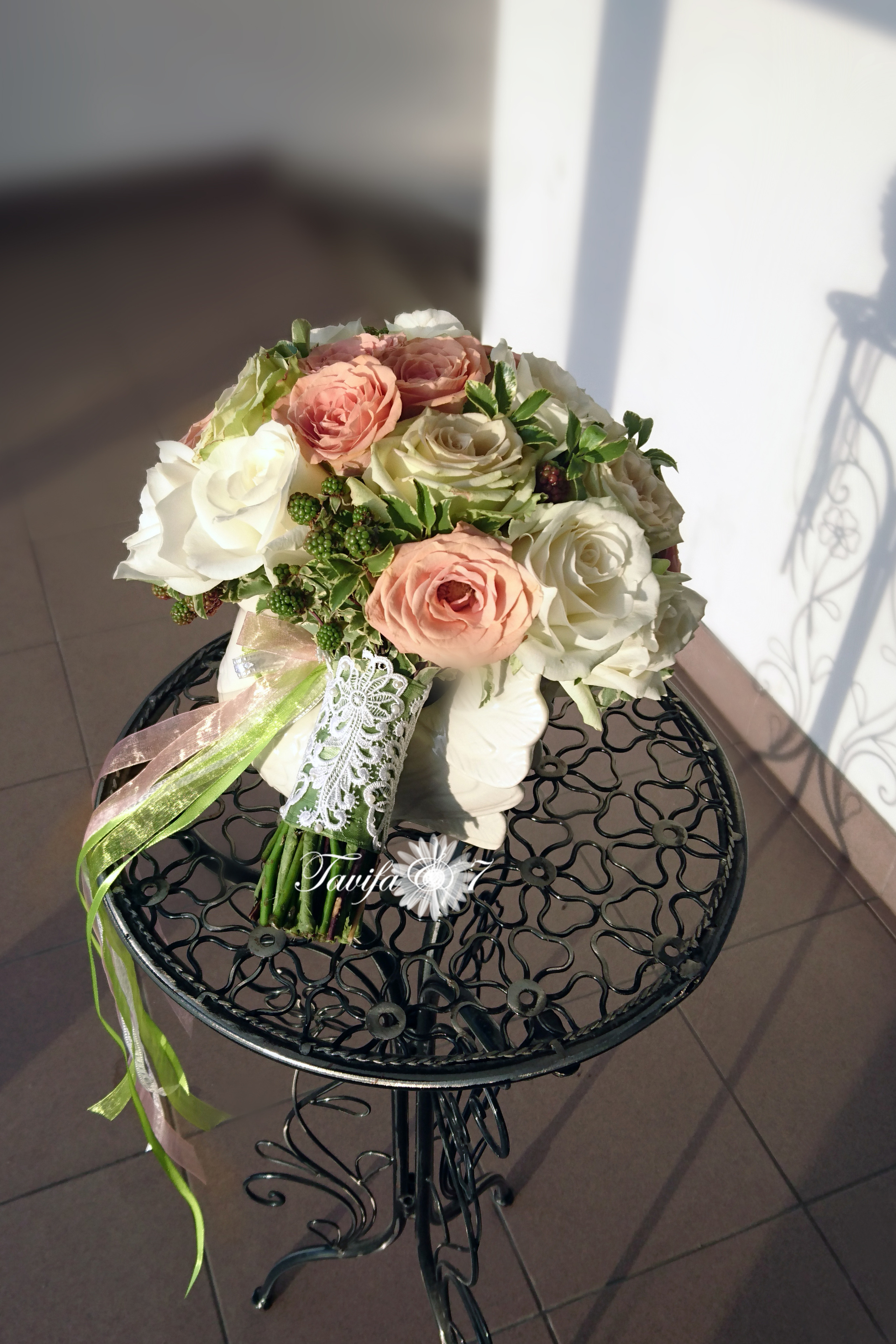 Līgavas pušķi pudera, persiku toņos. Event design, decoration, floristry, gift, Irina Novika, Riga, Latvia