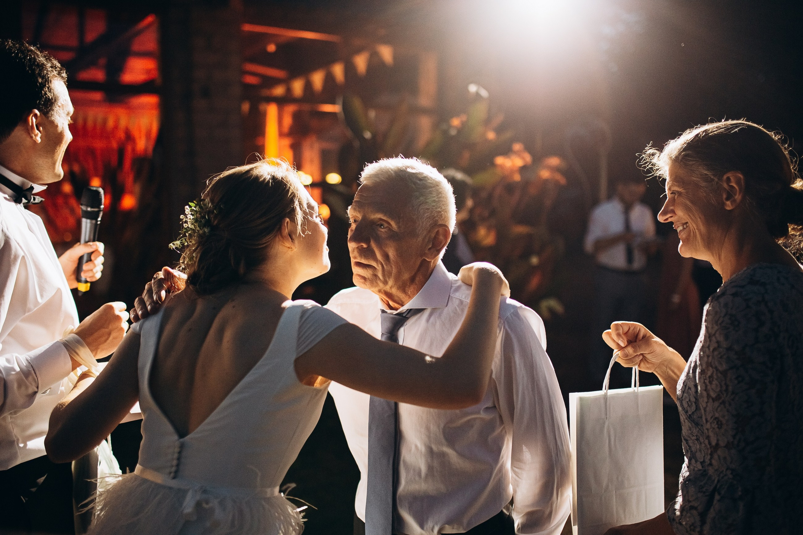 DIEVS SIRDĪ UN VĒJŠ MATOS