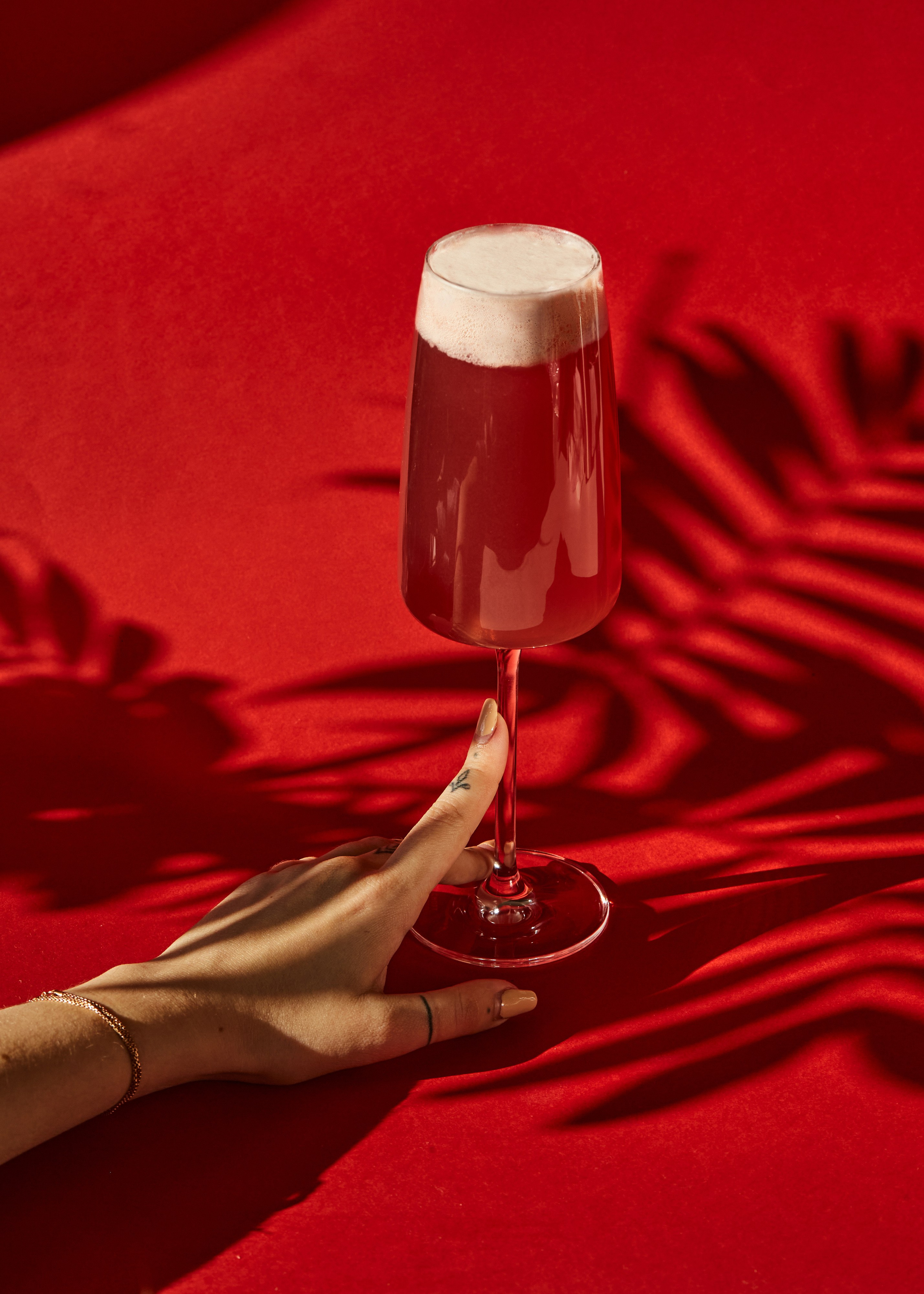 Bar menu photography in Berlin — Professionelle Bar-Menü-Fotografie in Berlin | Фотосъемка для барных карт в Берлине | Профессиональная съемка барных карт в Берлине