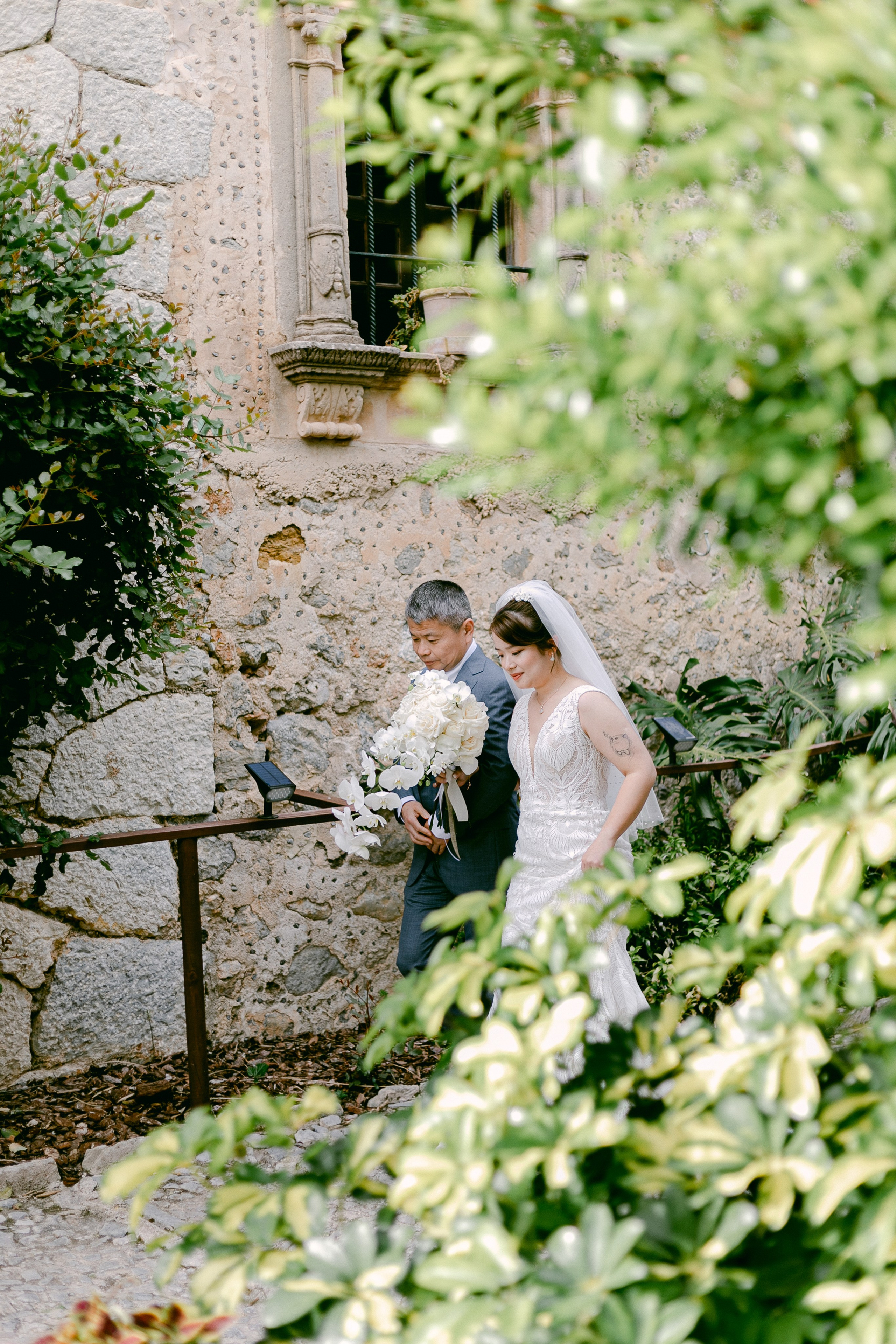 Chenyi & Tiangseng. Wedding Celebrant in Mallorca Iban Collin