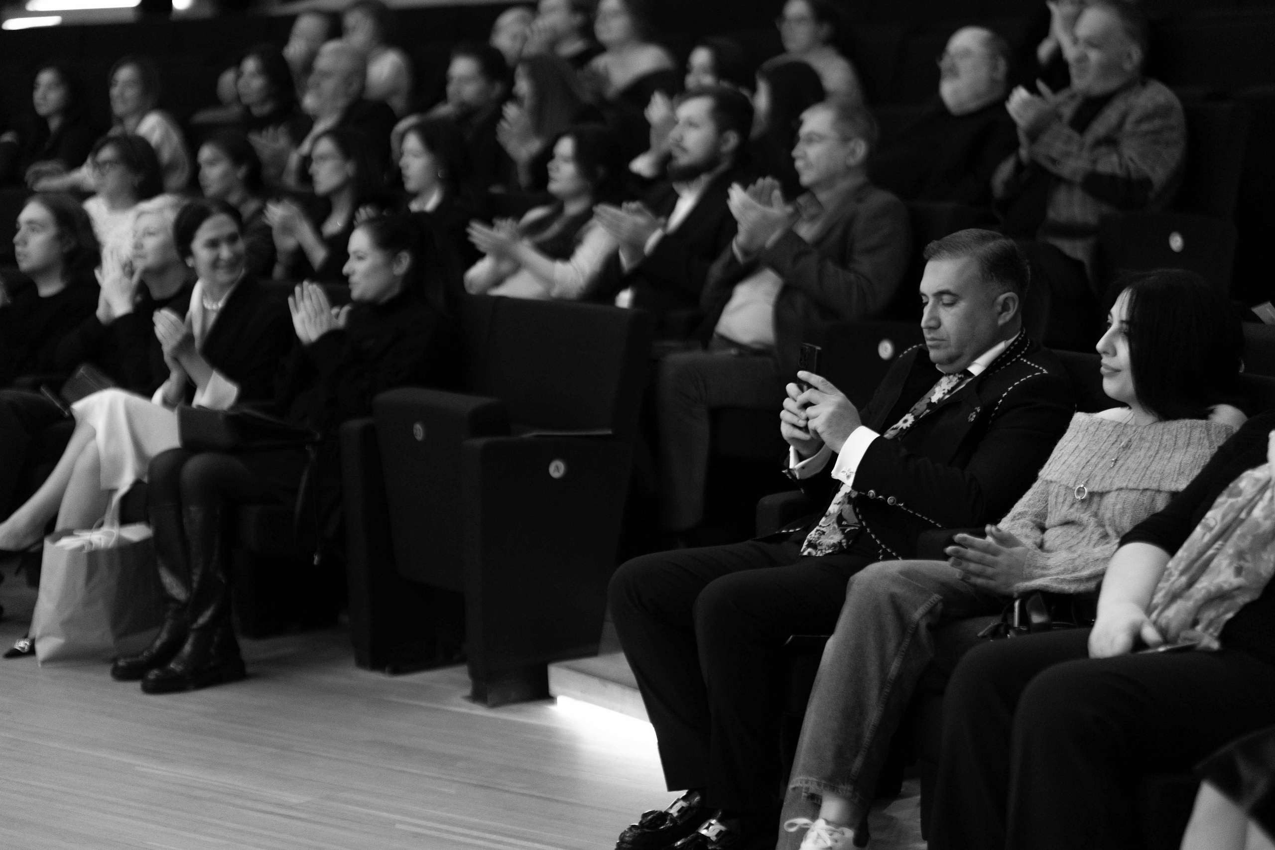 The Tchaikovsky Academic Grand Symphony Orchestra in Baku. Wedding&Event photographer Ismail Rzayev in Baku