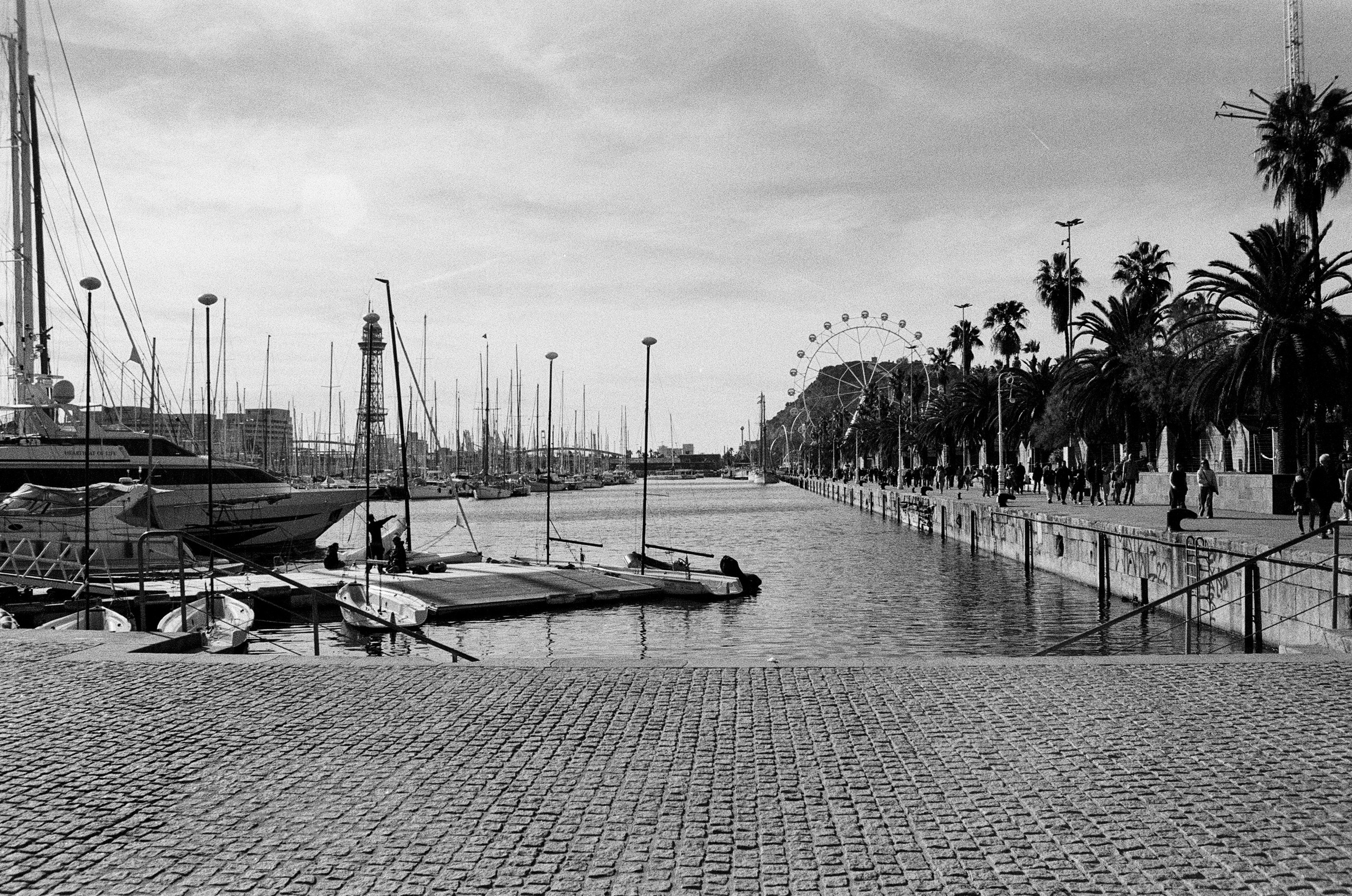 Barcelona — Light, Rhythm and Architecture. Wedding Stories — Professional Wedding Photography & Videography in Germany, Italy, Spain & all across Europe