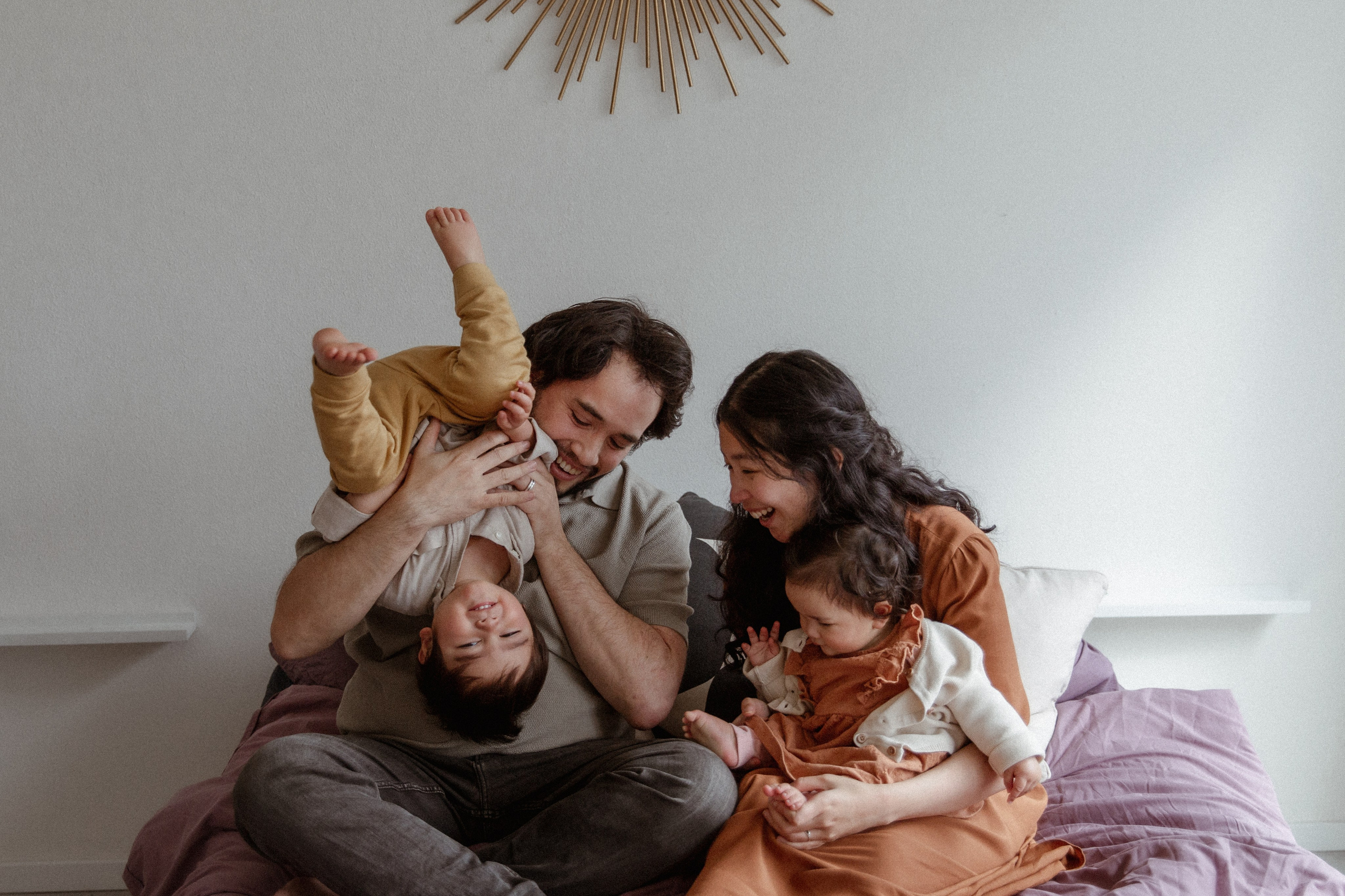 Family photosession at home. True self