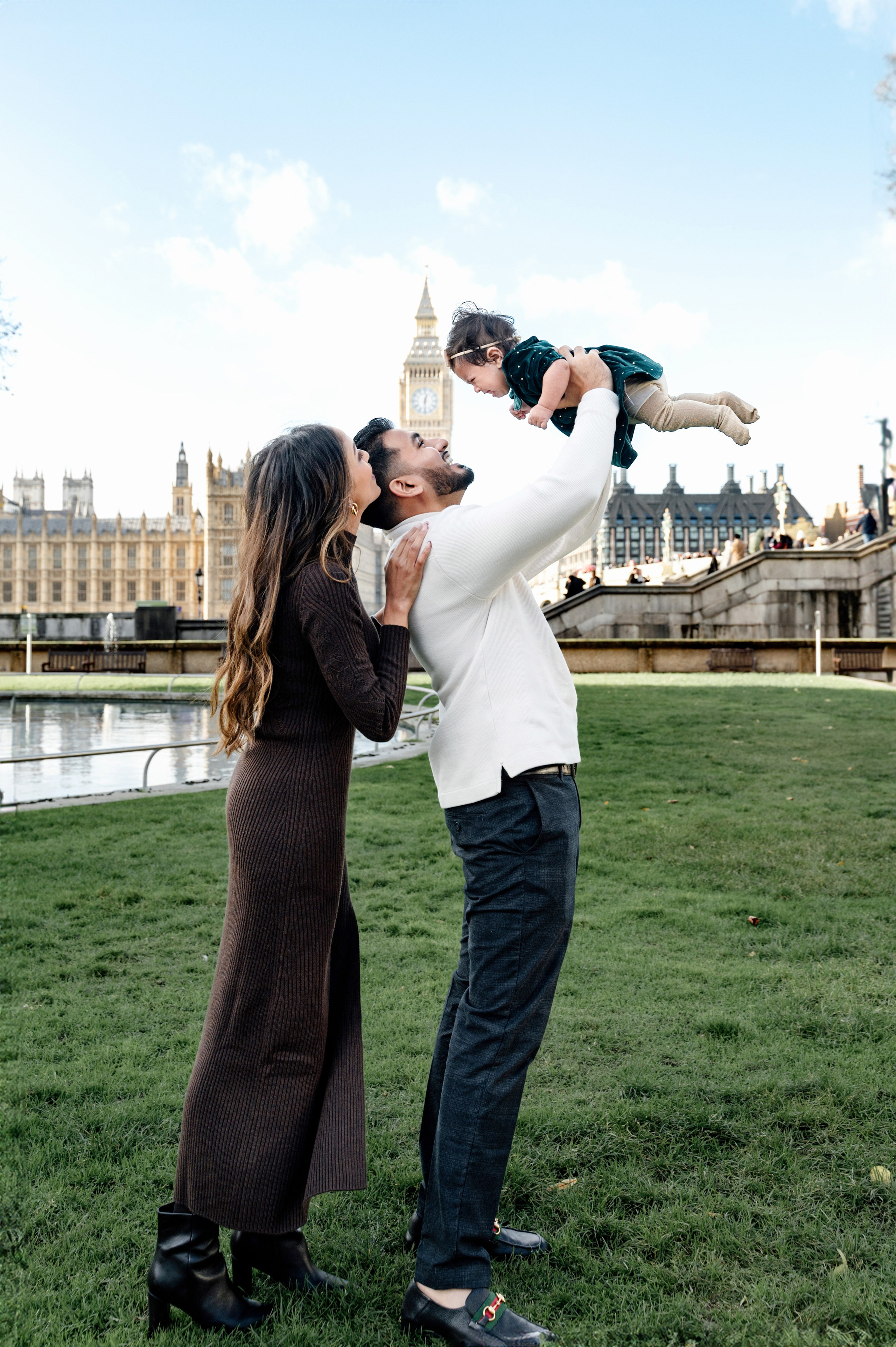 Westminster Kevin&Trisha with baby. FAMILY AND WEDDING PHOTOGRAPHER IN LONDON MARINA RIVA