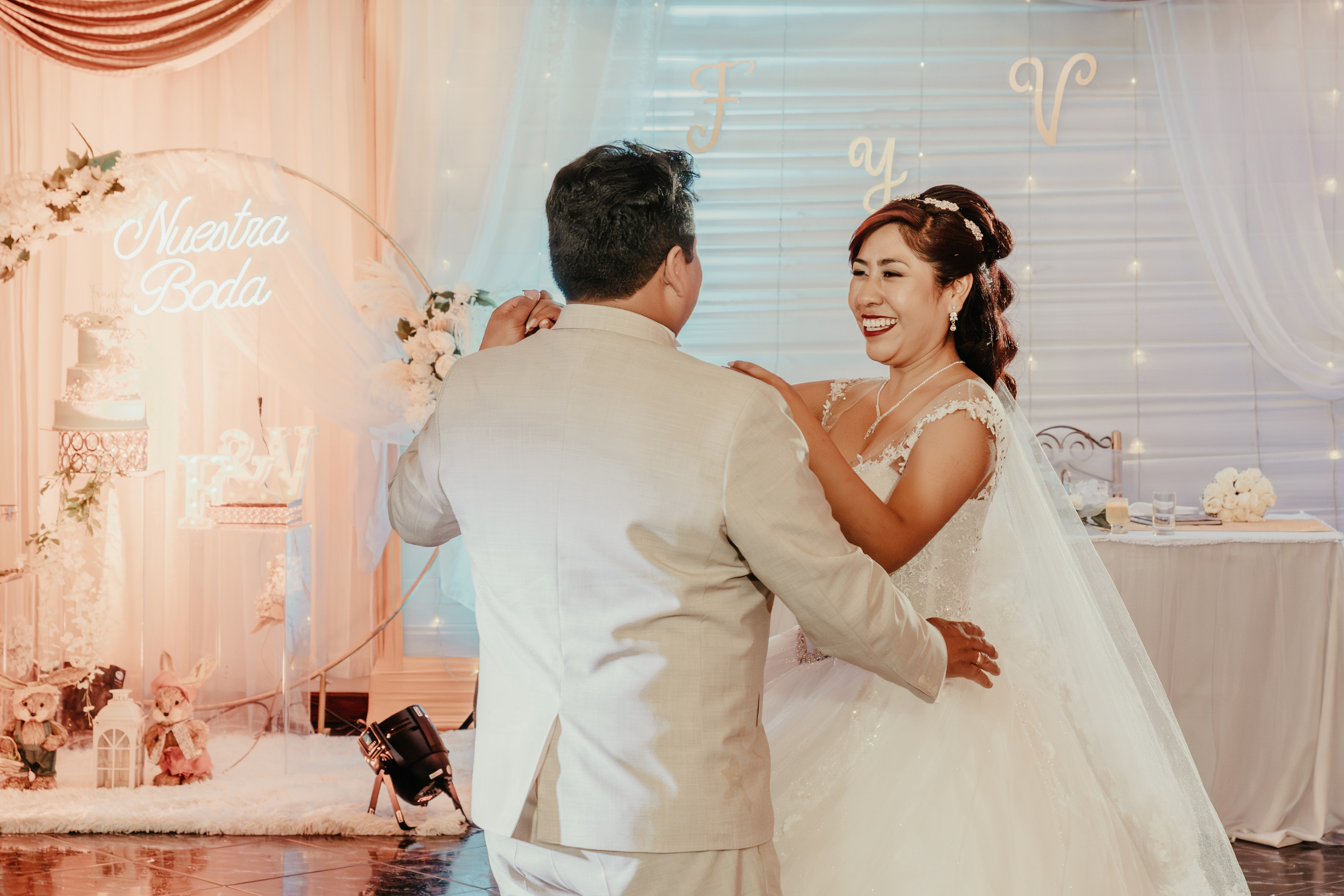 VANESSA + FRANKLIN BODA RELIGIOSA. Studio KVTA | Fotografía y Video de Bodas en Arequipa
