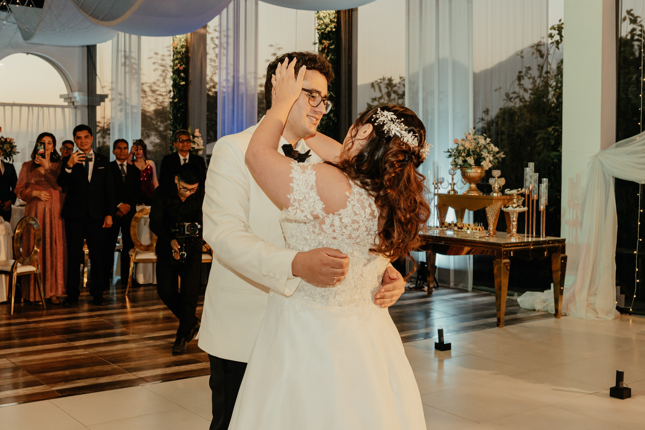 VANIA + LUIS BODA CIVIL. Studio KVTA | Fotografía y Video de Bodas en Arequipa
