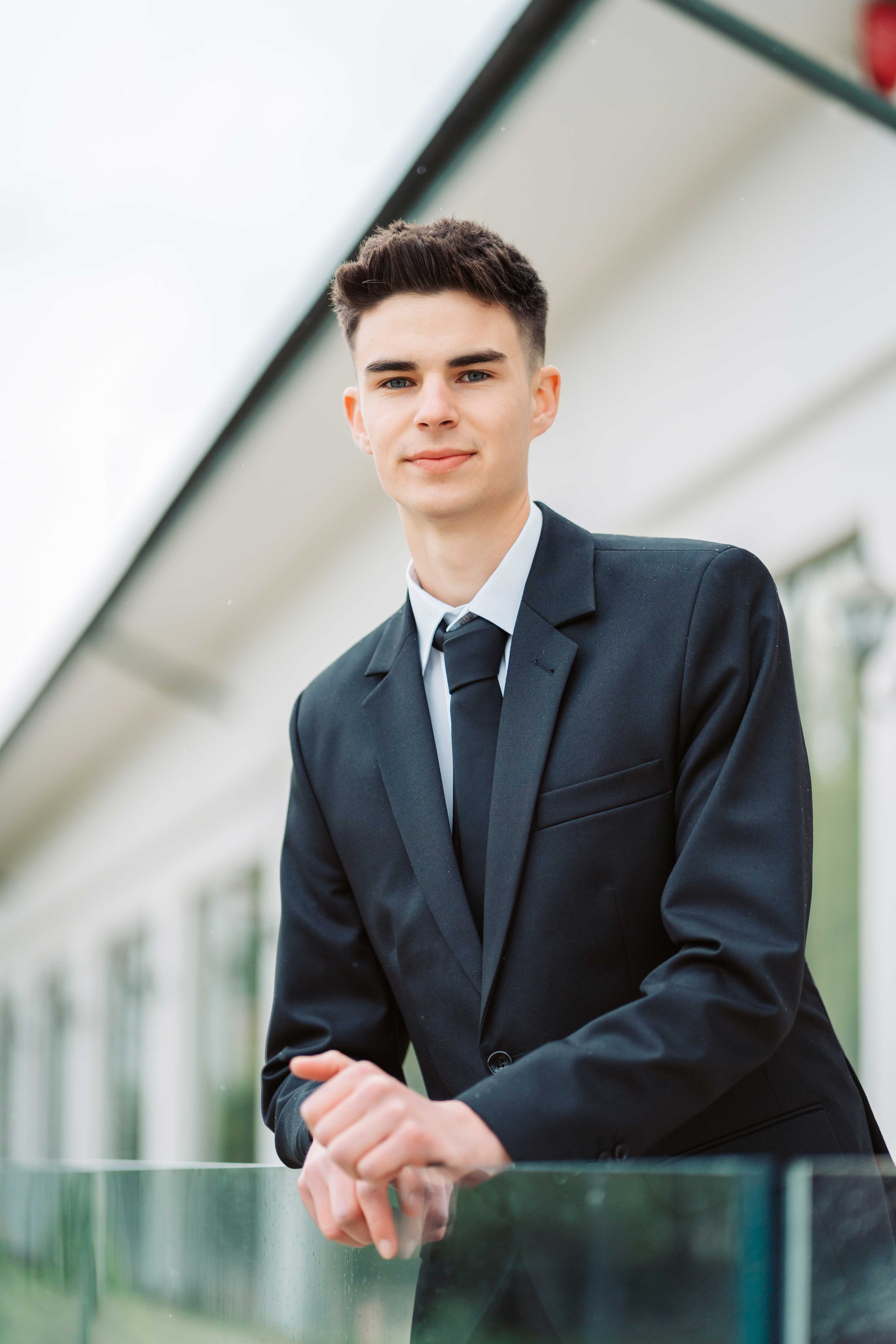 12F — Pedagogic. Contrast Studio