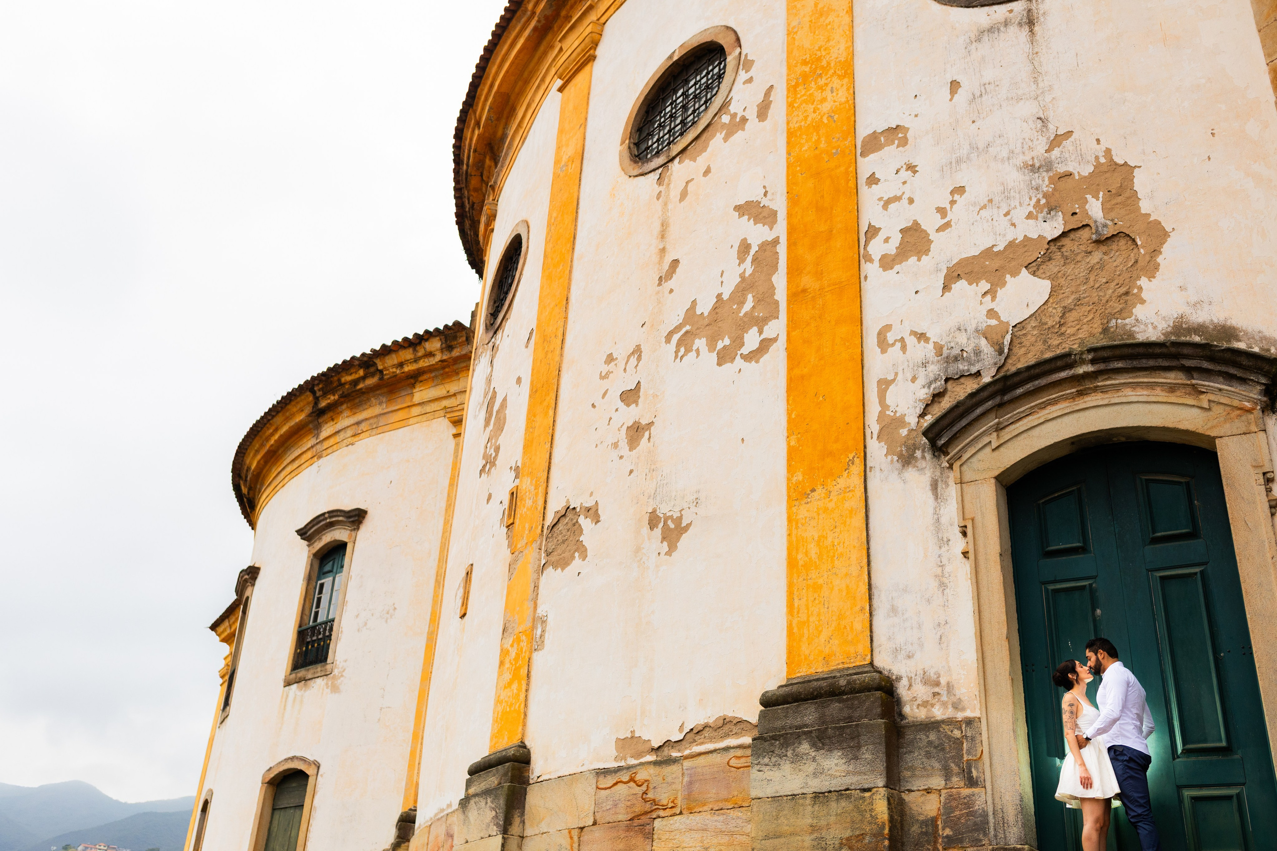 D & W — Pré Wedding com muito amor em Ouro Preto. Fotografia de casamento em Belo Horizonte