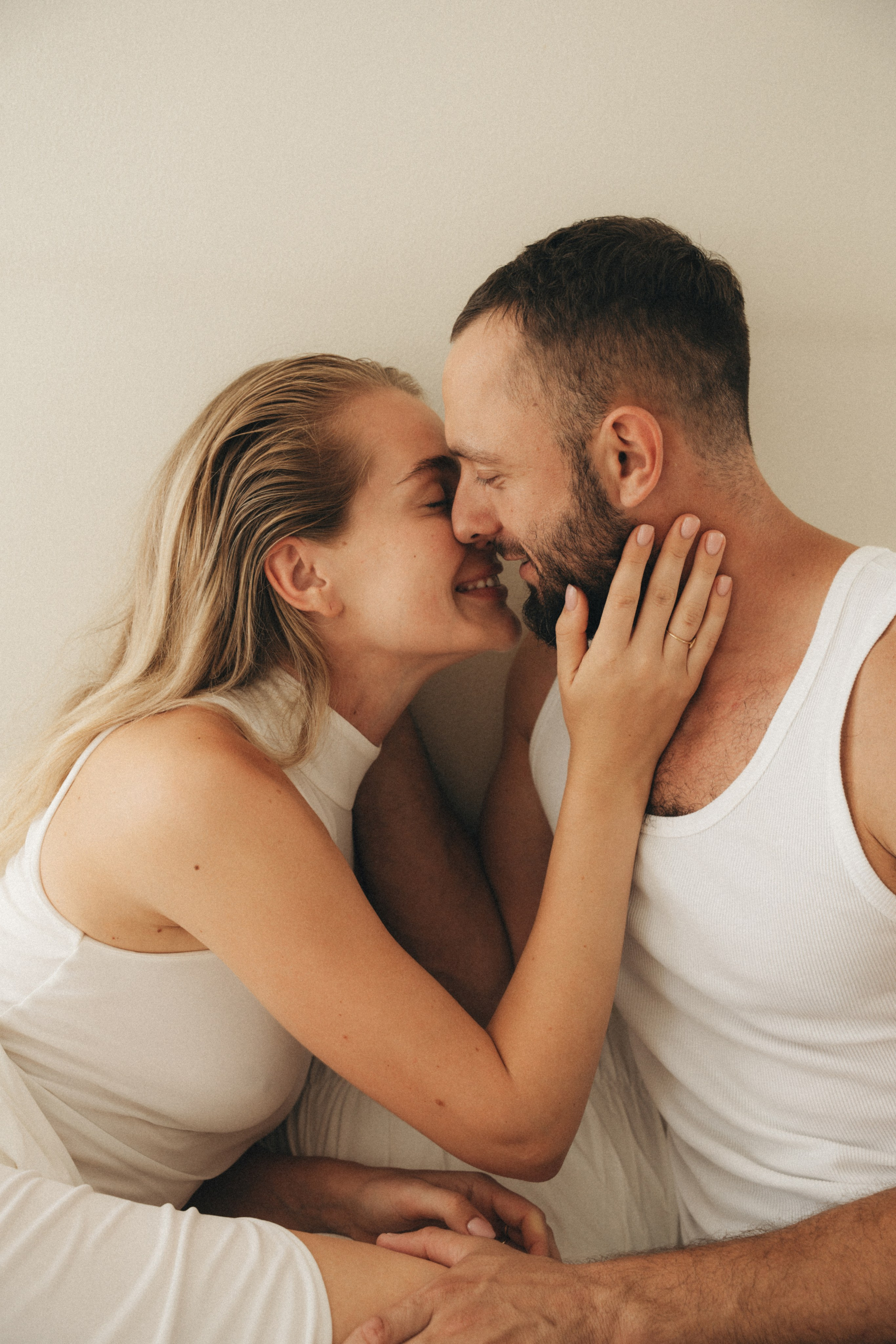 Love Story Photoshoot. Couples photoshoot.  Couples photoshoot at home. elopement photoshoot. Engagement Photoshoot. Santa Monica couples photographer. Los Angeles elopement photograoher