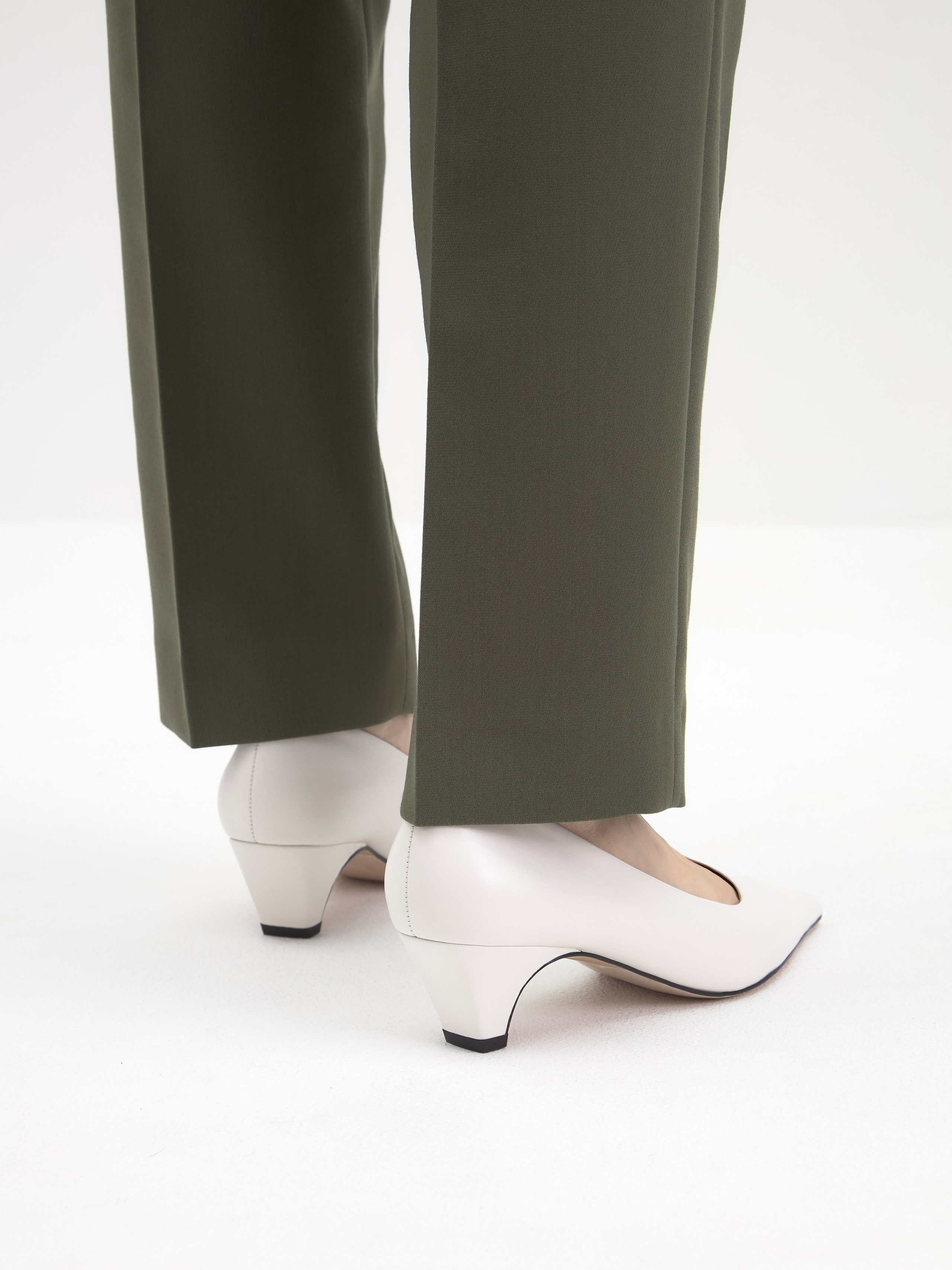 Обувь. Предметная фотосъемка в Алматы. Студия фото и видео съемки товаров