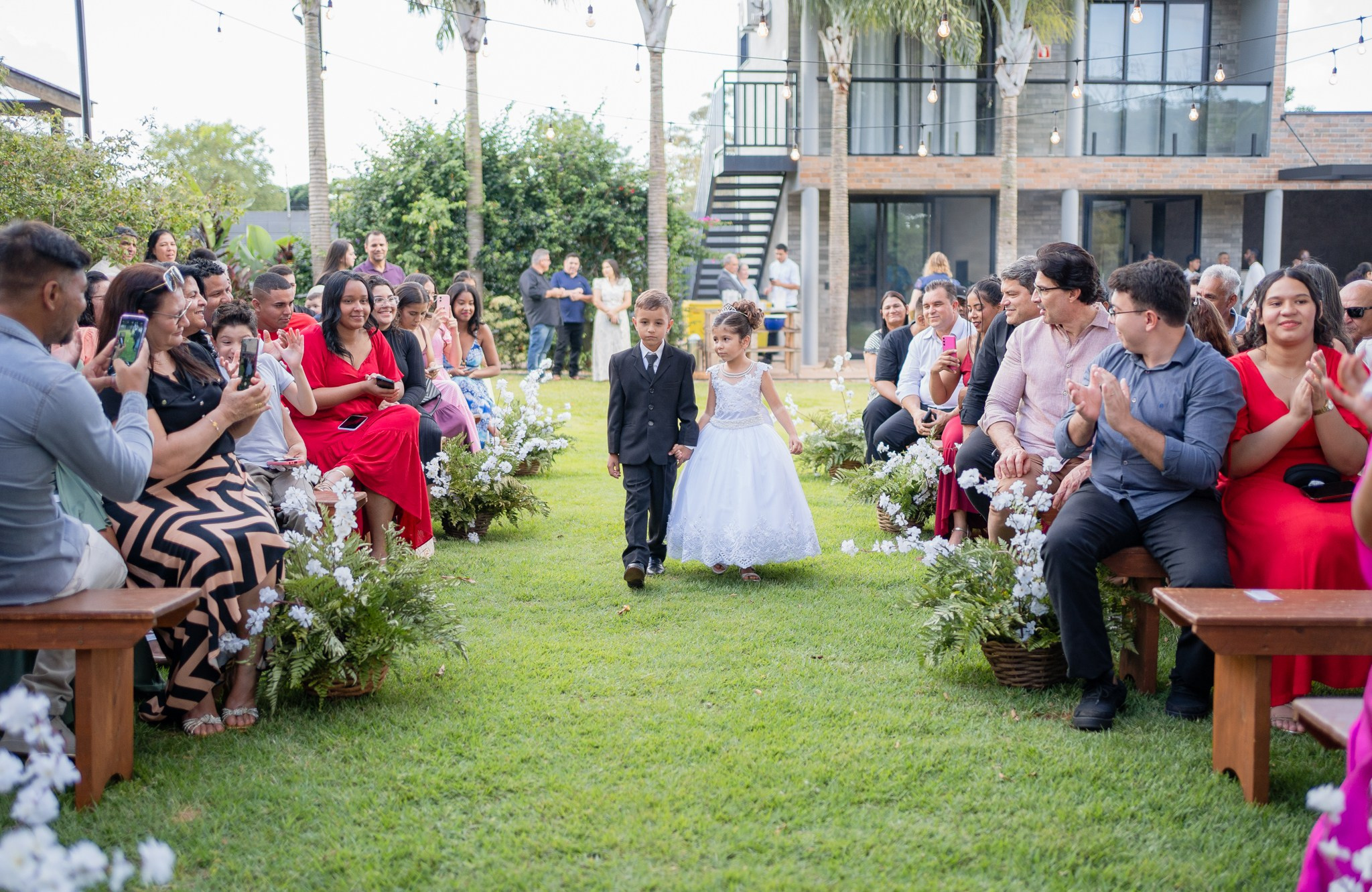 Larissa & Vinicius — Espaço Faveral / Aararaquara. Robson Colaço