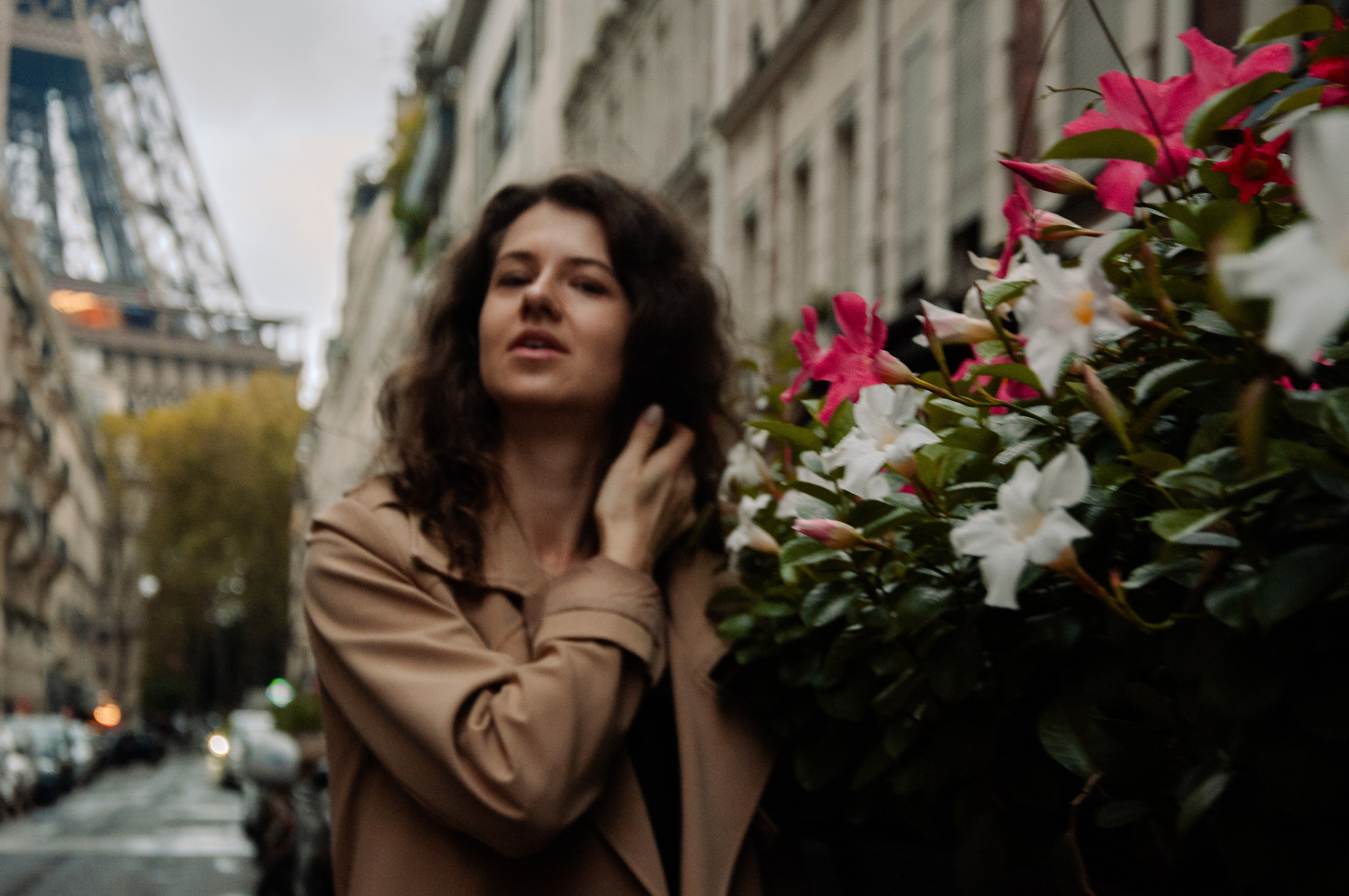 Rainy Paris Photoshoot. Paris photographer — Polina Osipova