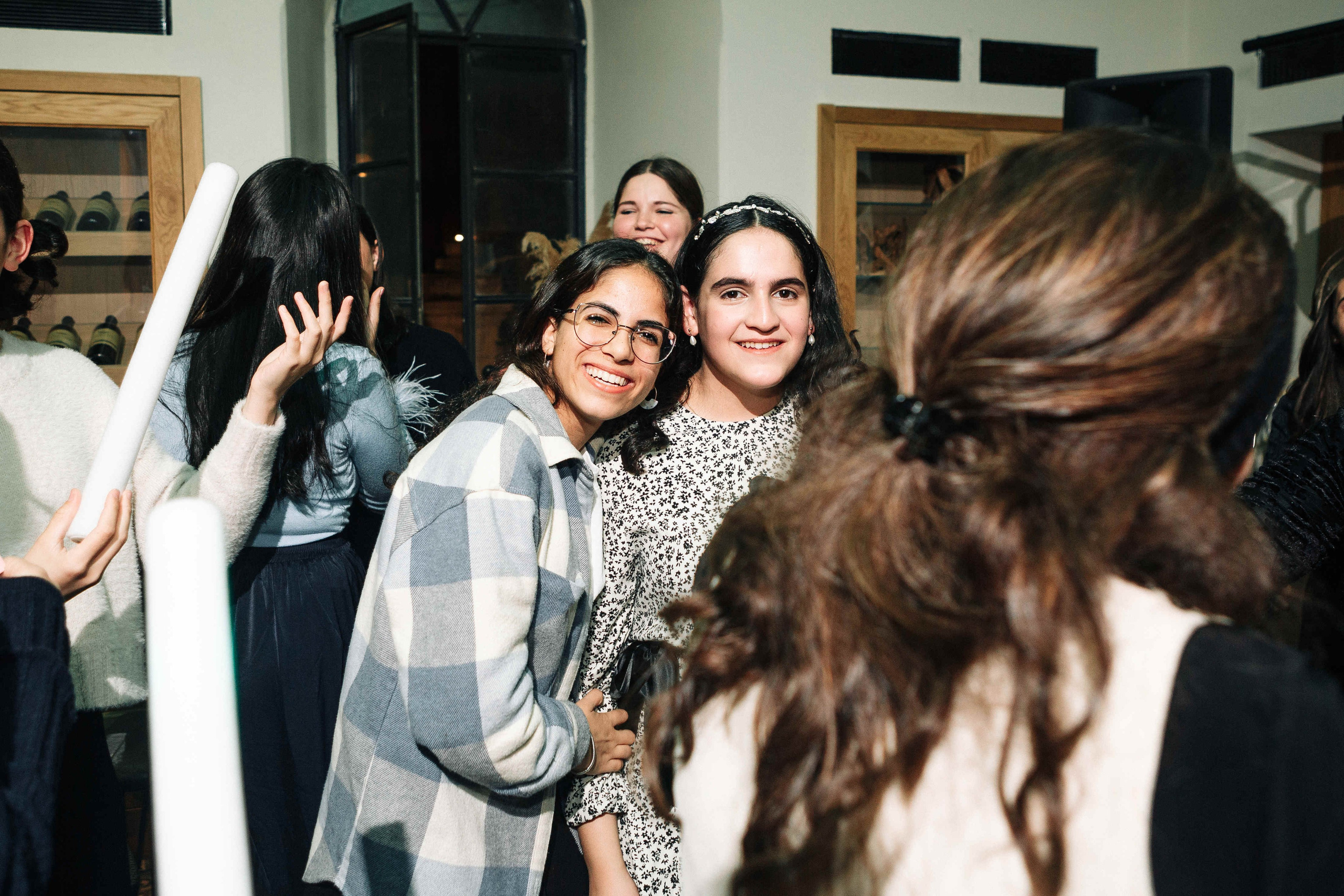 PARTY IN A RESTAURANT WITH THE WHOLE FAMILY. Https://shi-photo.com/