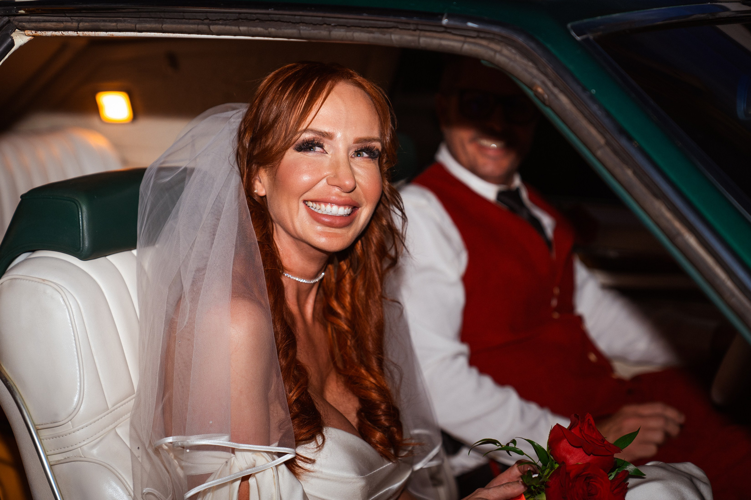 Rebecca&Todd. Wedding & elopement photographer Viktoriya Kravtsov. Las Vegas