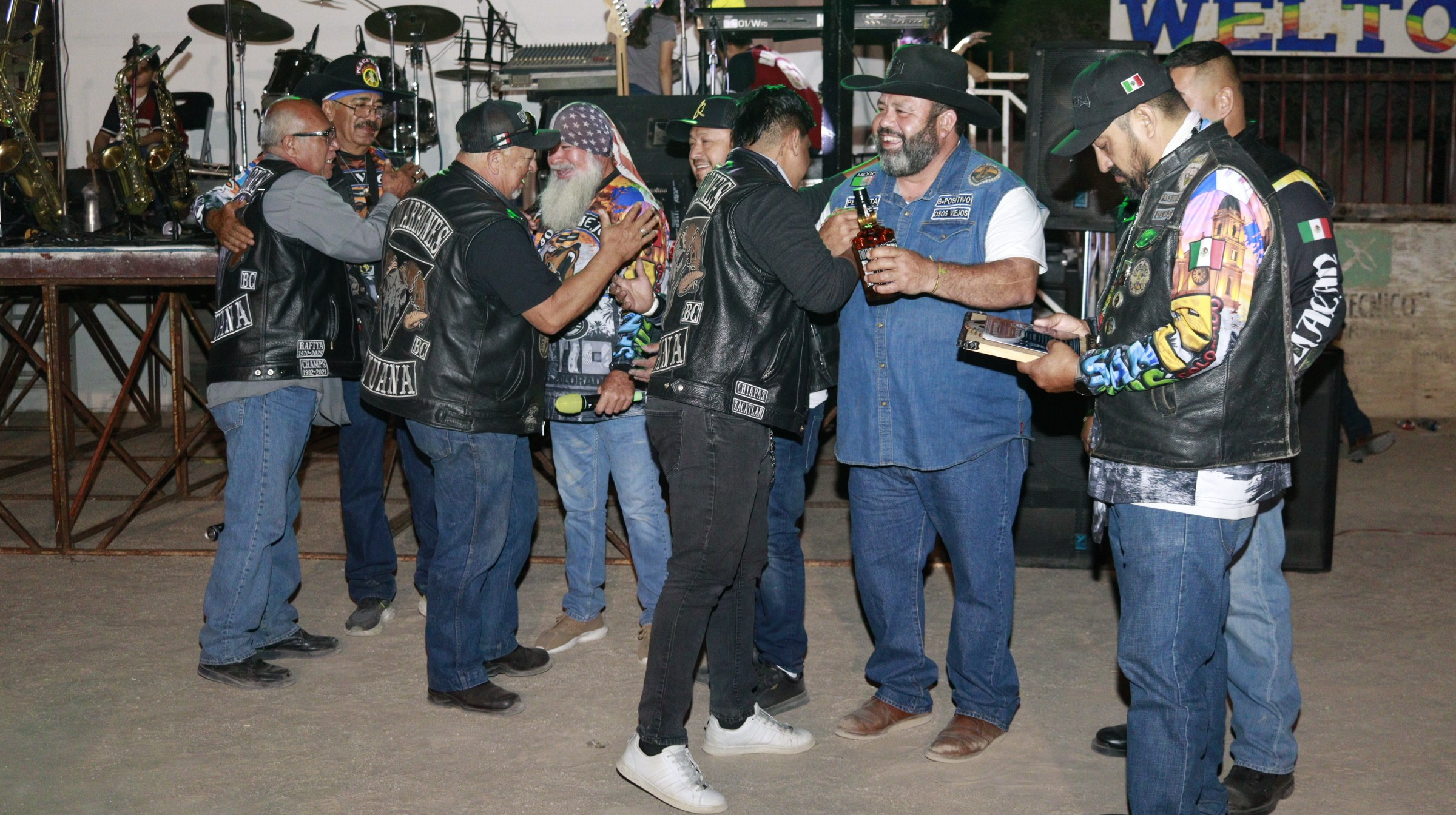 OSOS VIEJOS, 2DO ANIVERSARIO. Principal