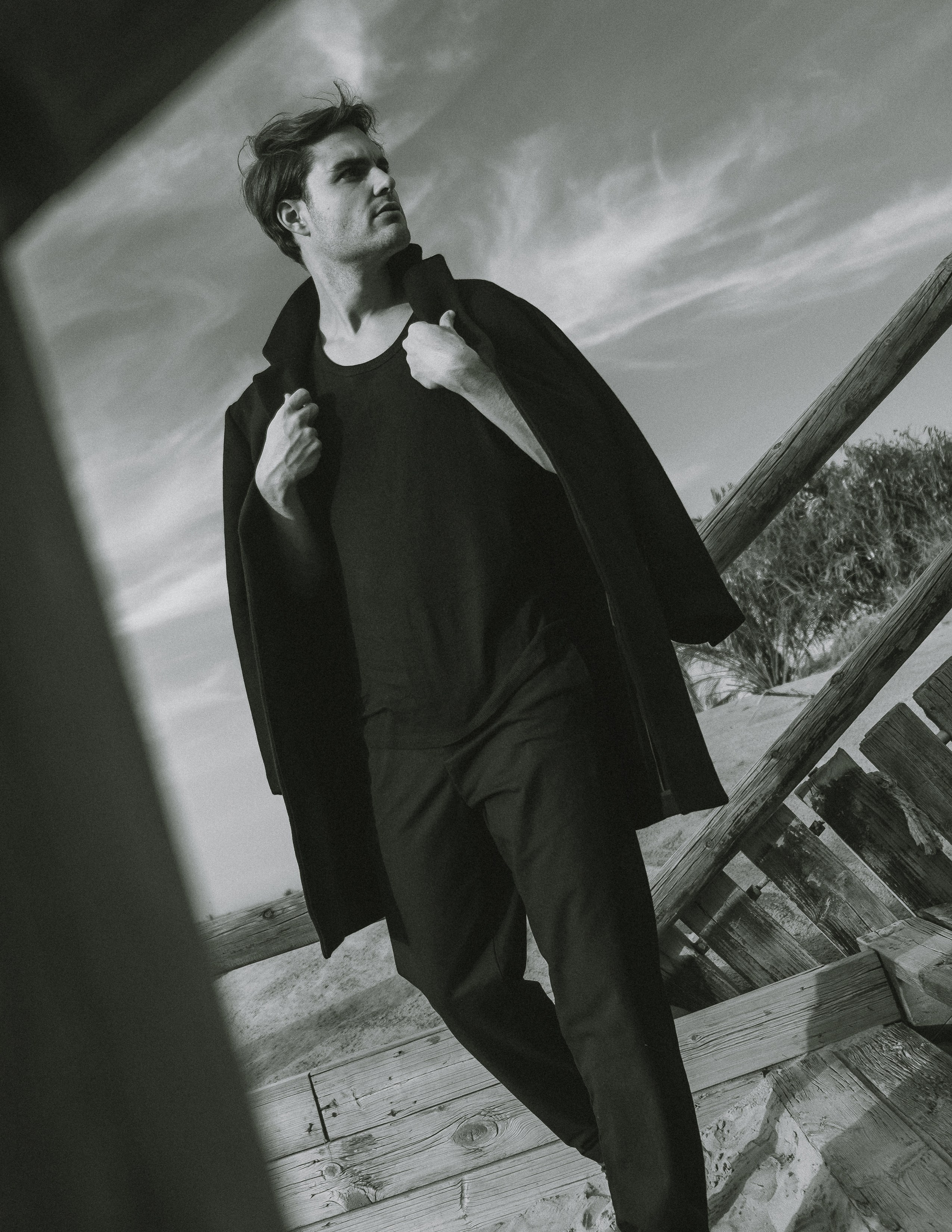 Фотосессия для актера Jaime Medina в дюнах — фотограф Андрей Луковников, Испания (Гуардамар, Аликанте, Торревьеха)