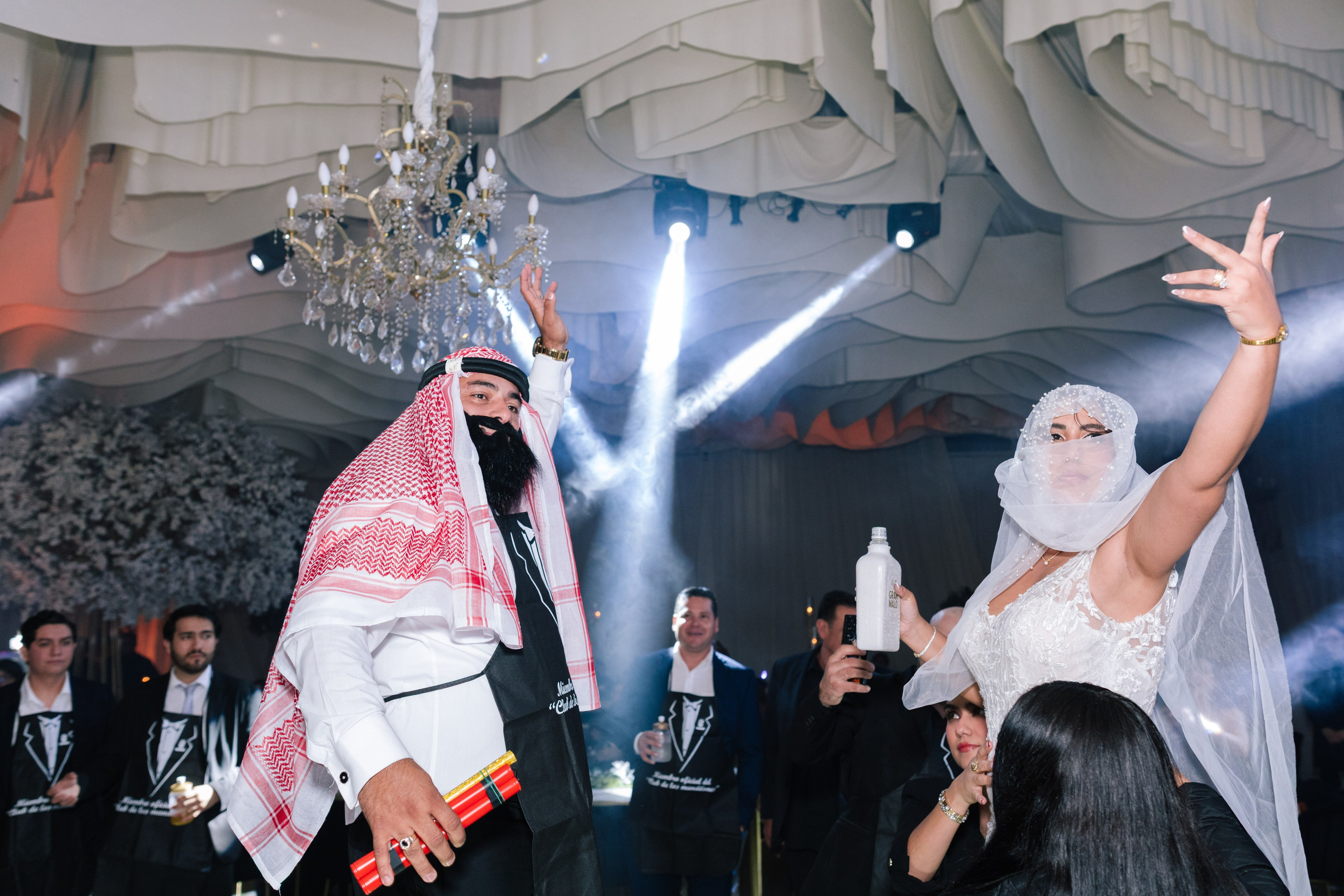 Alejandra y Salvador. Principal