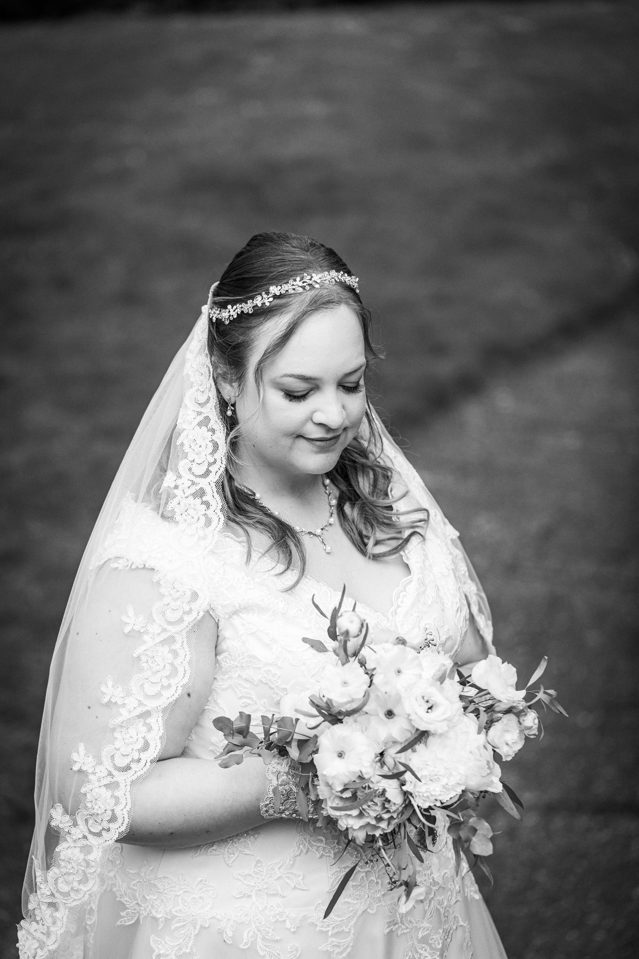 Kirchliche Trauung in Oerlinghausen – Emotionale Hochzeitsfotos & Stilvolle Reportagen!. Hochzeitsfotografin in Gütersloh | Authentische Hochzeitsreportagen | TK Photographie