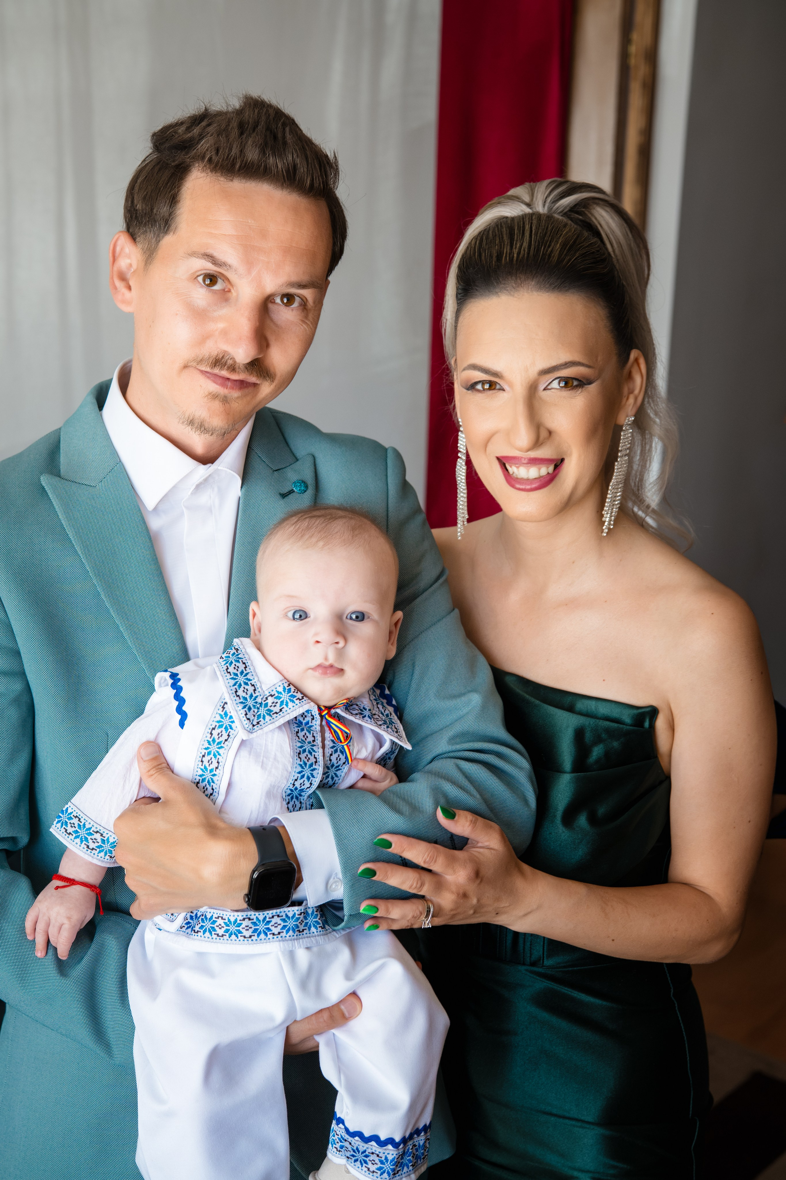 Fotograf botez Cluj – Les Moments. Les Moments Photography — Fotograf stare civilă, botez și ședințe foto în Cluj-Napoca