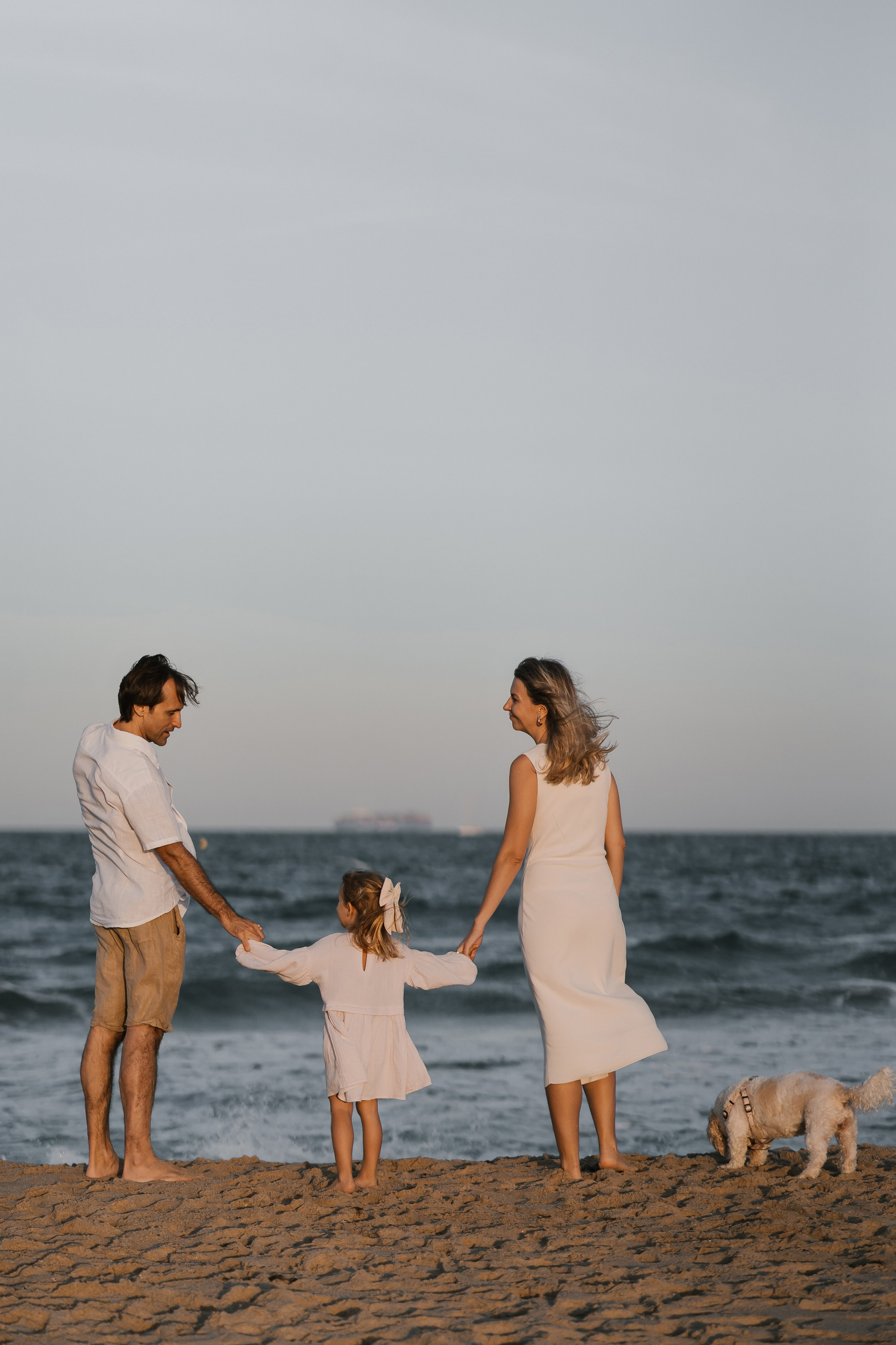 Julia, Pedro y Mia. Fotógrafa de bodas y familias en España, Valencia: Nadia ProFoto