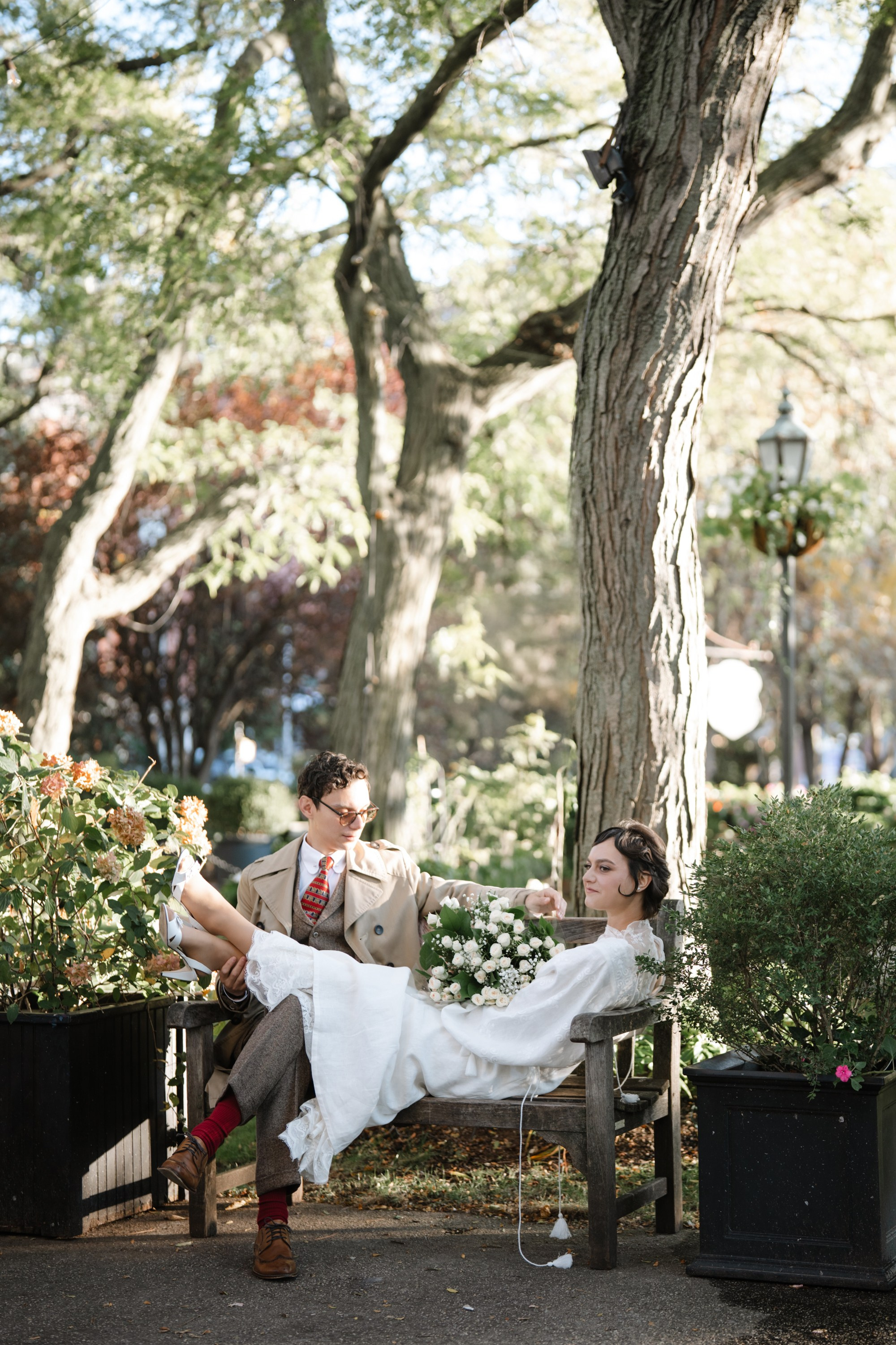 Wedding photo shoot in Dumbo, Brooklyn. Portrait and wedding photographer in New York