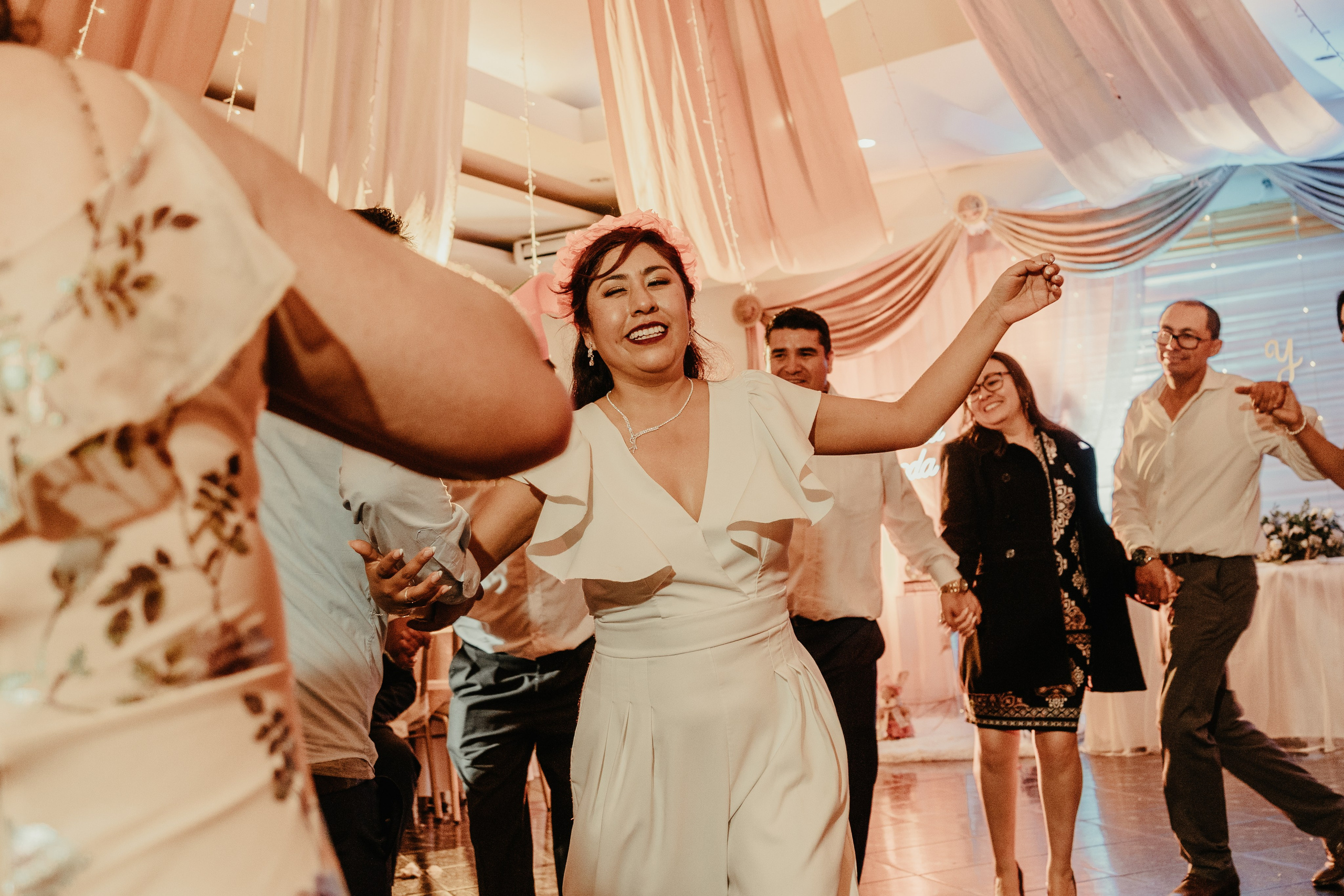 VANESSA + FRANKLIN BODA RELIGIOSA. Studio KVTA | Fotografía y Video de Bodas en Arequipa