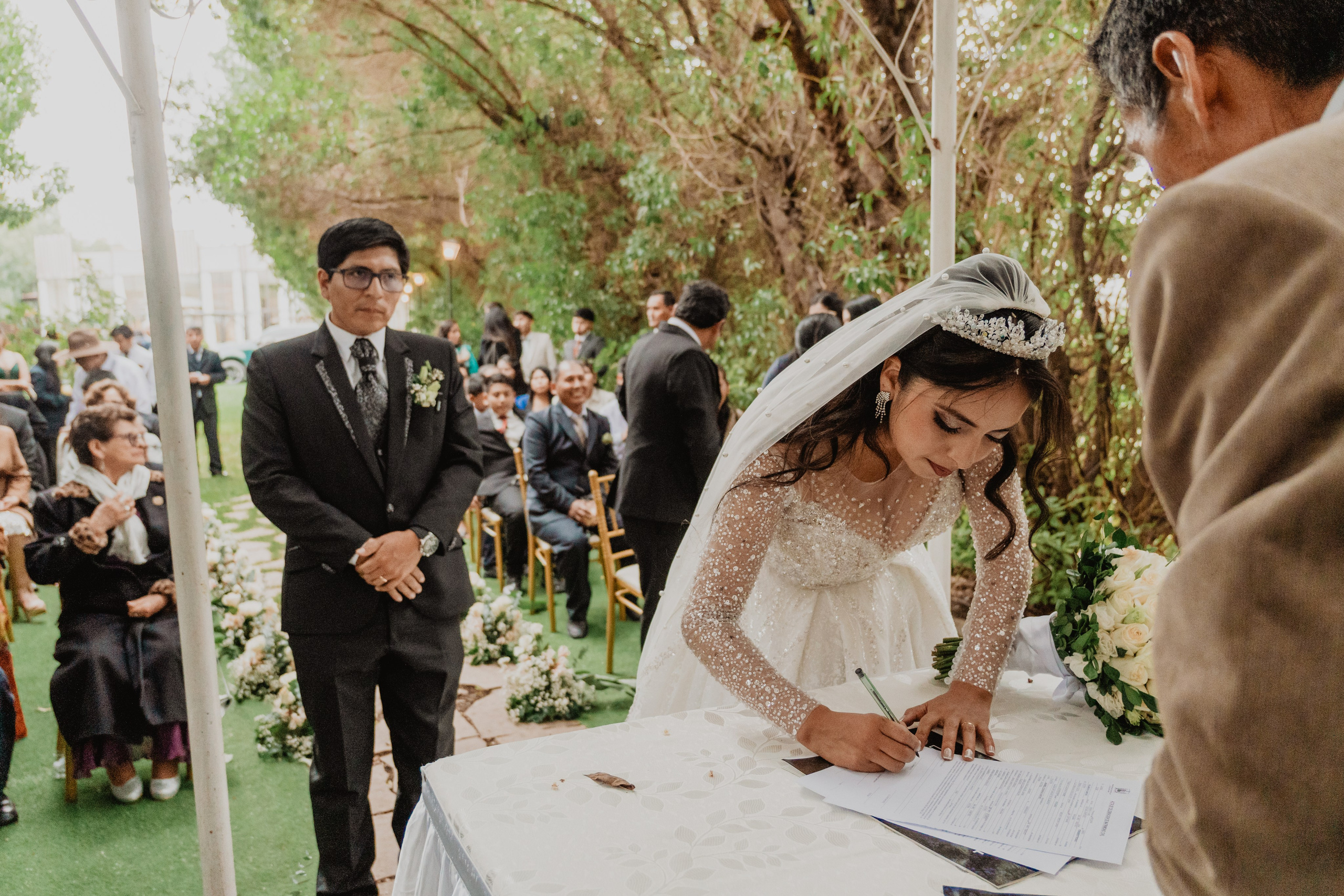 FERNANDO + MARIBEL | BODA RELIGIOSA. Studio KVTA | Fotografía y Video de Bodas en Arequipa