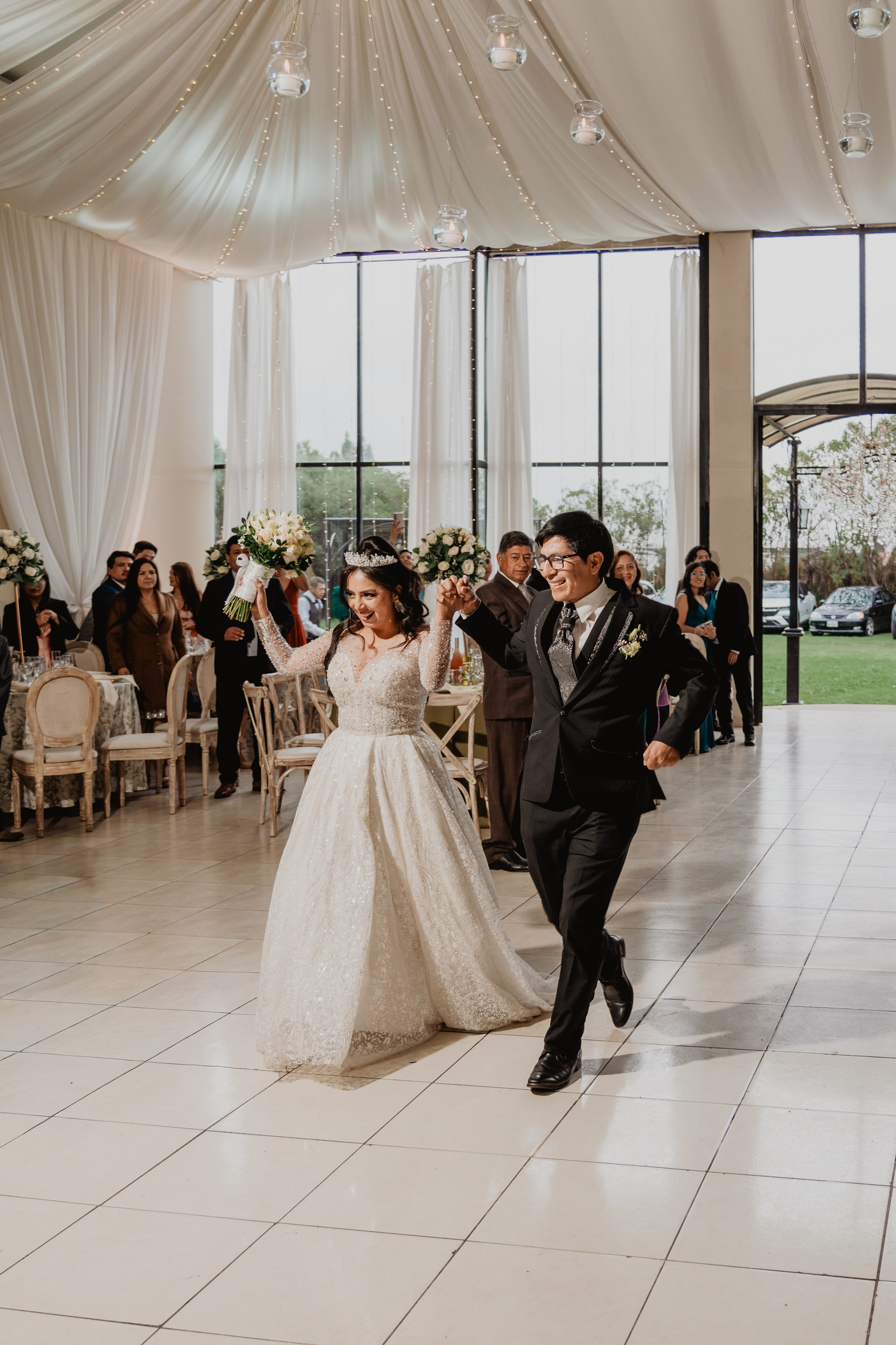 FERNANDO + MARIBEL | BODA RELIGIOSA. Studio KVTA | Fotografía y Video de Bodas en Arequipa