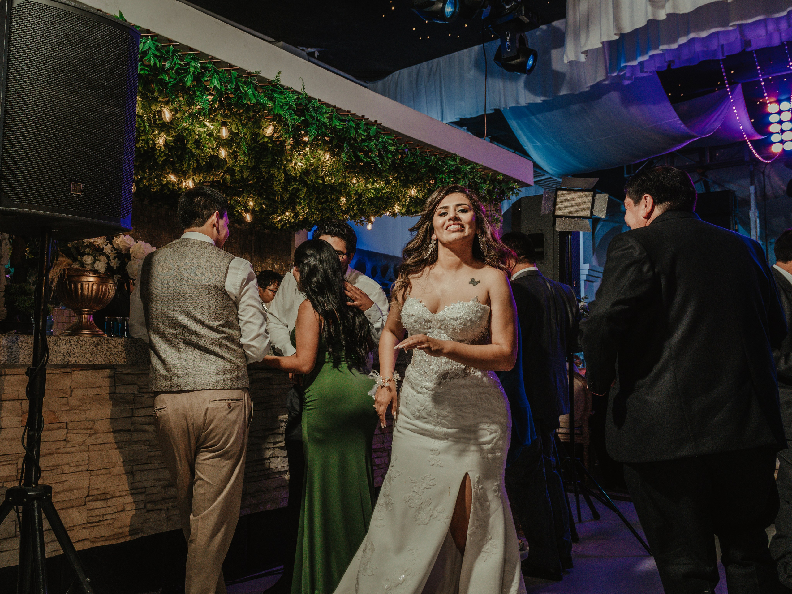 CARLA Y MARIO BODA RELIGIOSA. Studio KVTA | Fotografía y Video de Bodas en Arequipa