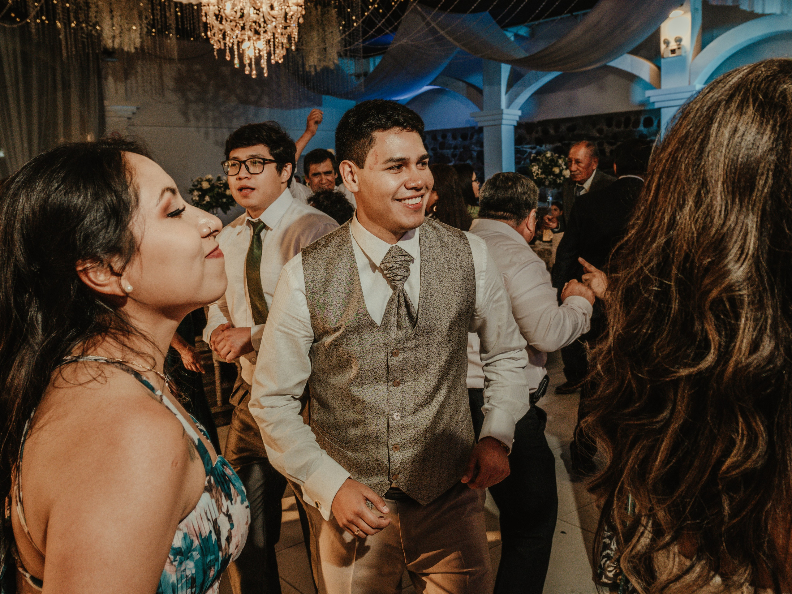 CARLA Y MARIO BODA RELIGIOSA. Studio KVTA | Fotografía y Video de Bodas en Arequipa