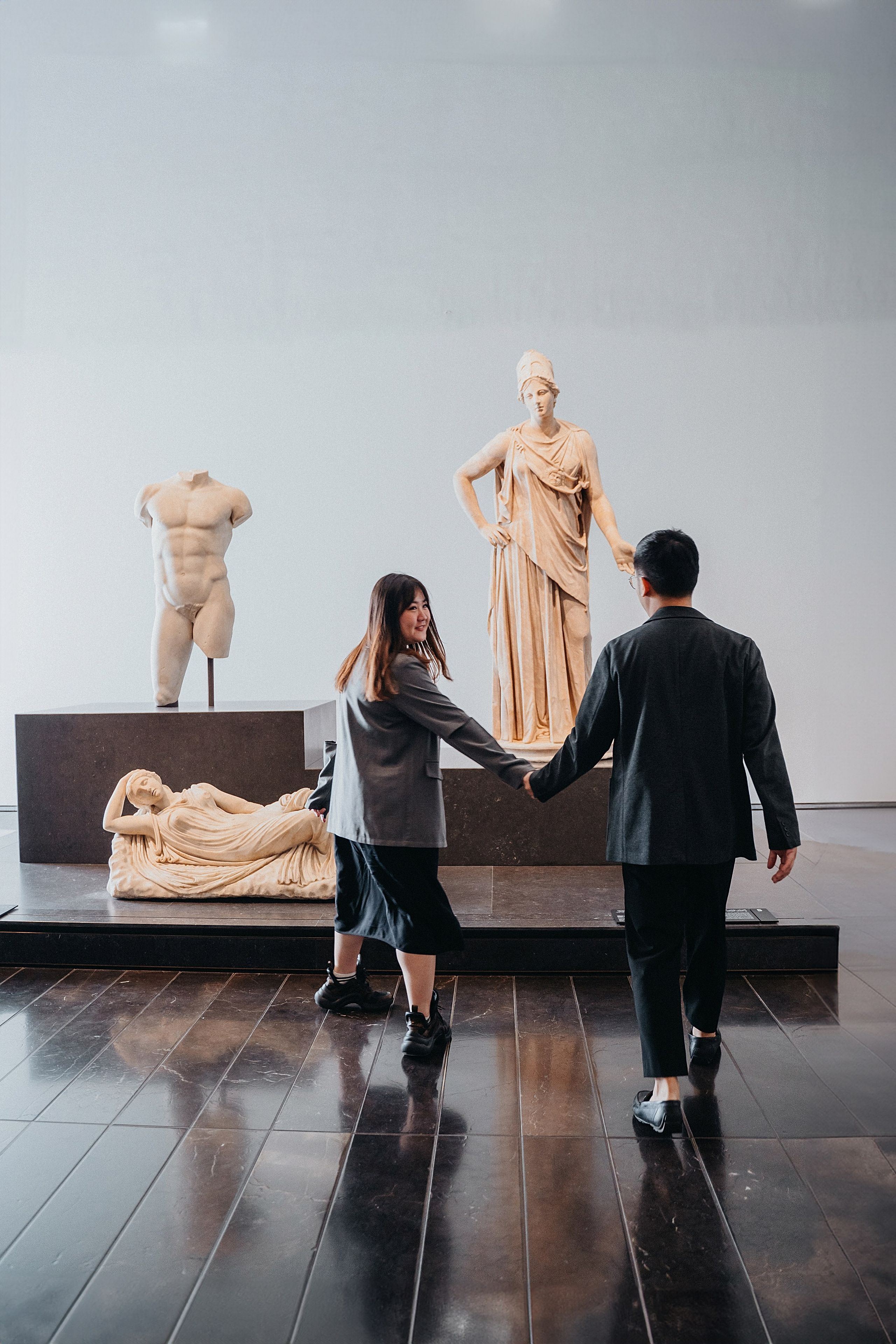 Love story Louvre Abu Dhabi. Фотограф в Абу Даби Марина