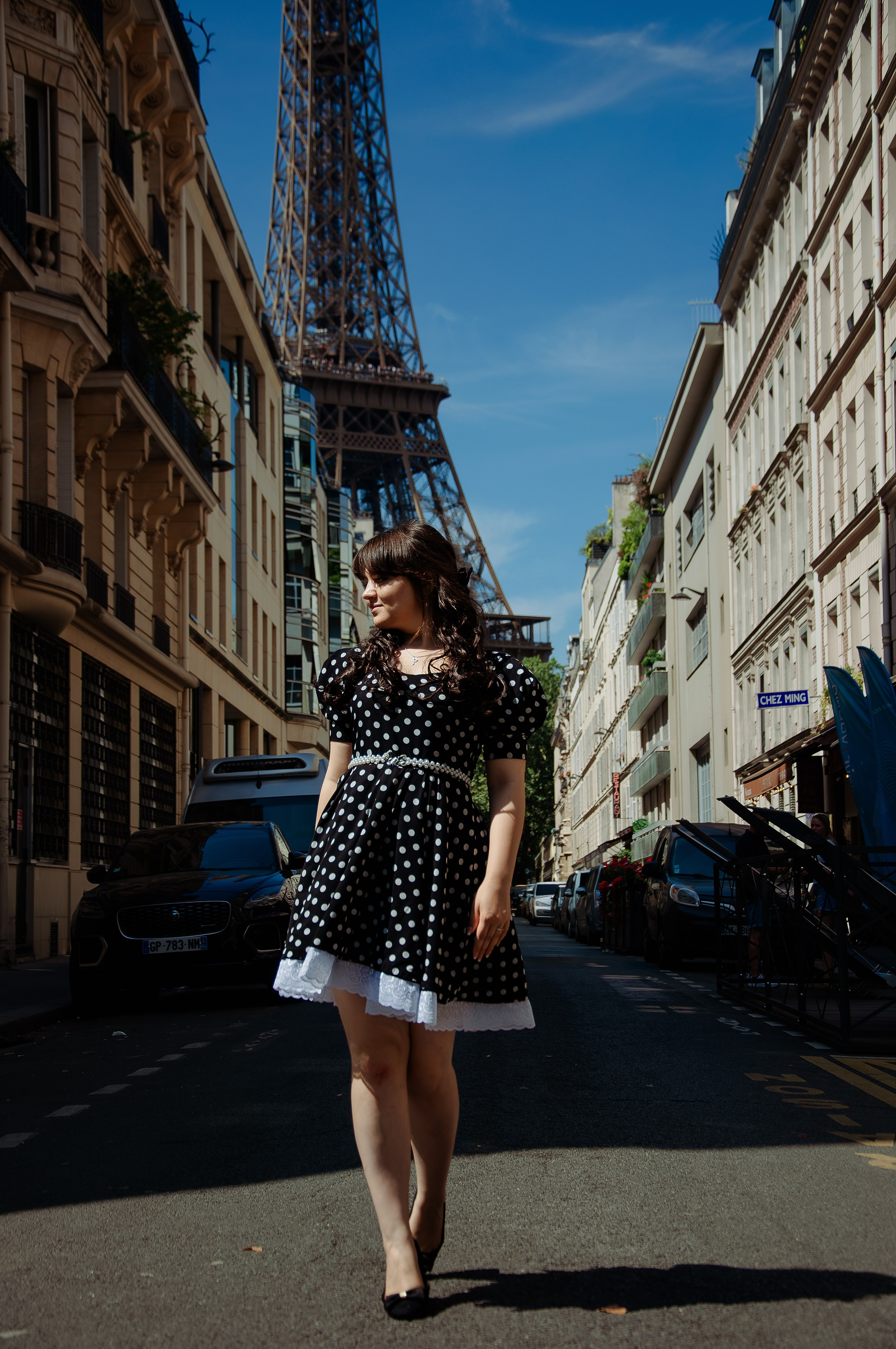 Женский портрет у Эйфелевой башни. Фотограф в Париже Полина Осипова