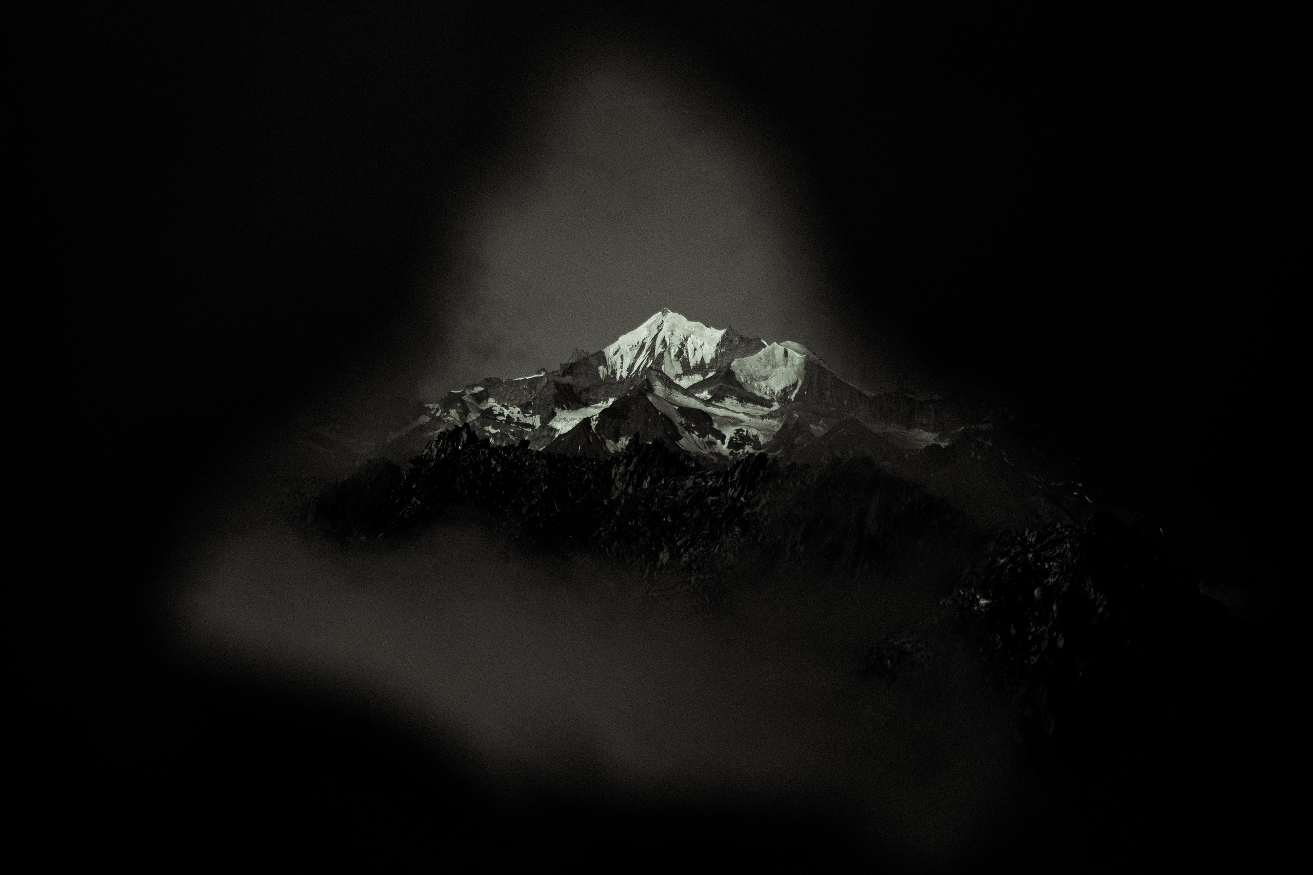 OVERVIEW. Outdoor and art photographer. Alisa Lutchenkova