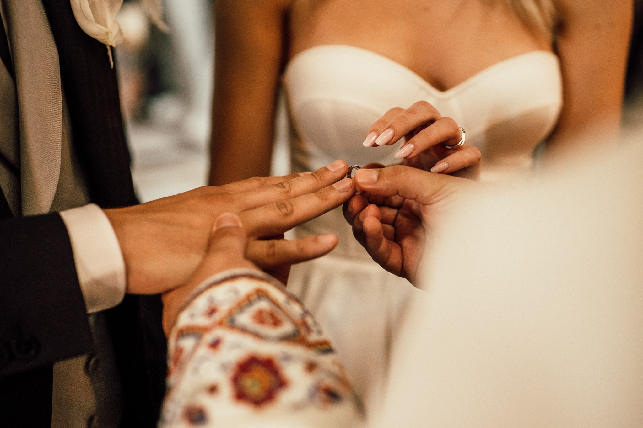 Fotografii de nuntă la Muzeul de artă Cluj-Napoca. Horatiu Fat: Fotograf si Videograf Profesionist Nunta Cluj-Napoca