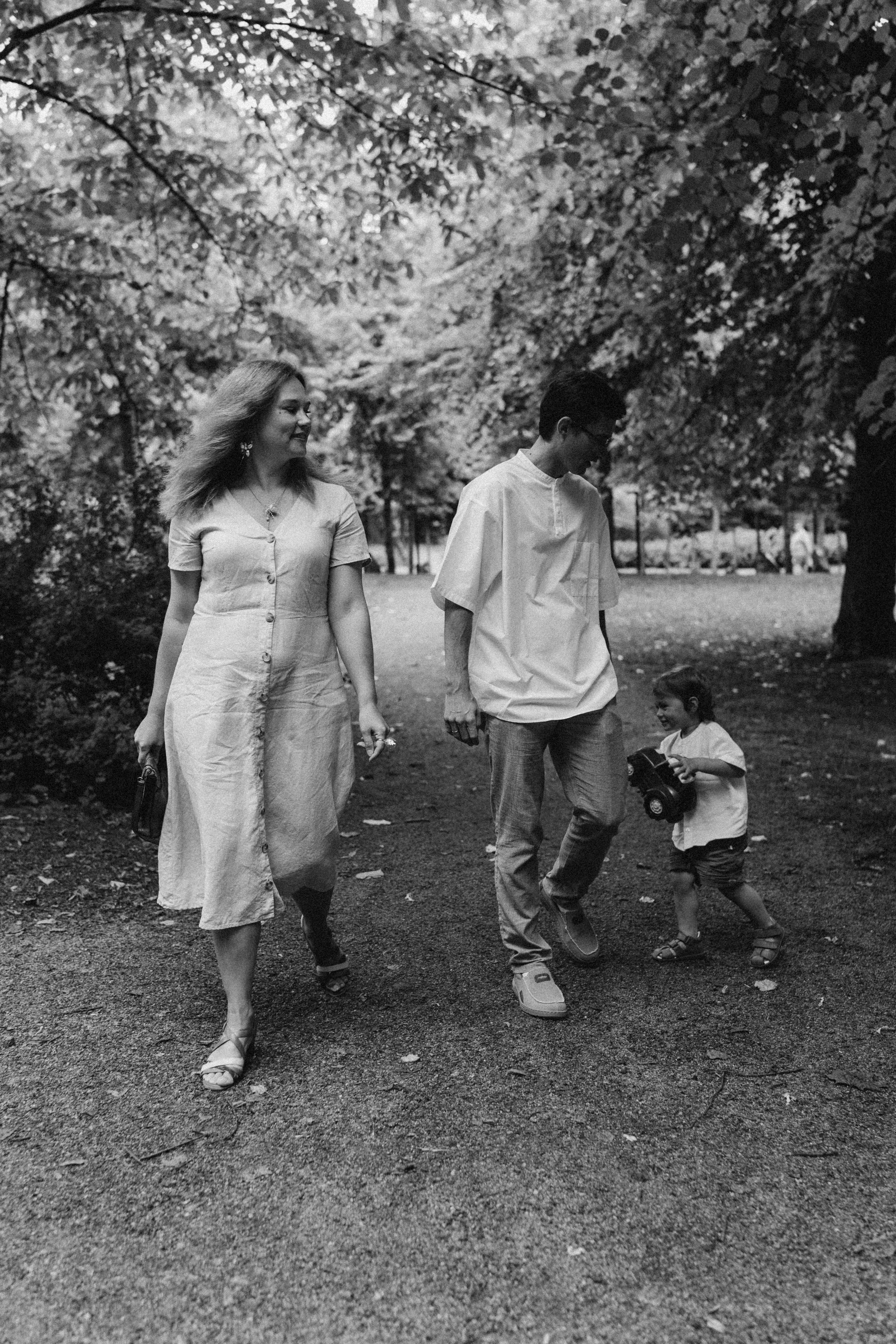 Kaivopuisto. Wedding and potrait photographer in Helsinki Vickan O