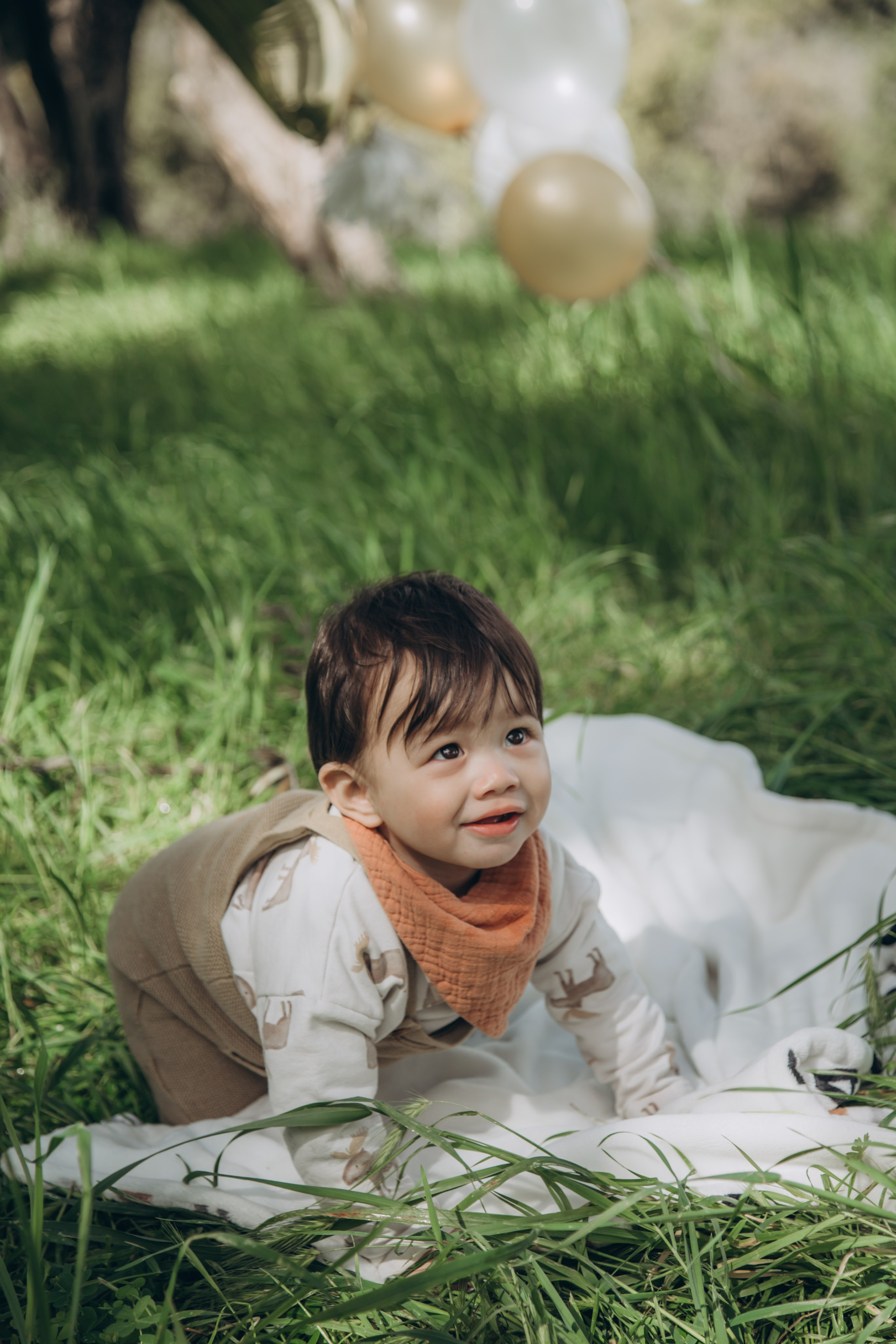 Family in nature. Family and children’s lifestyle photographer Elena Tumanova