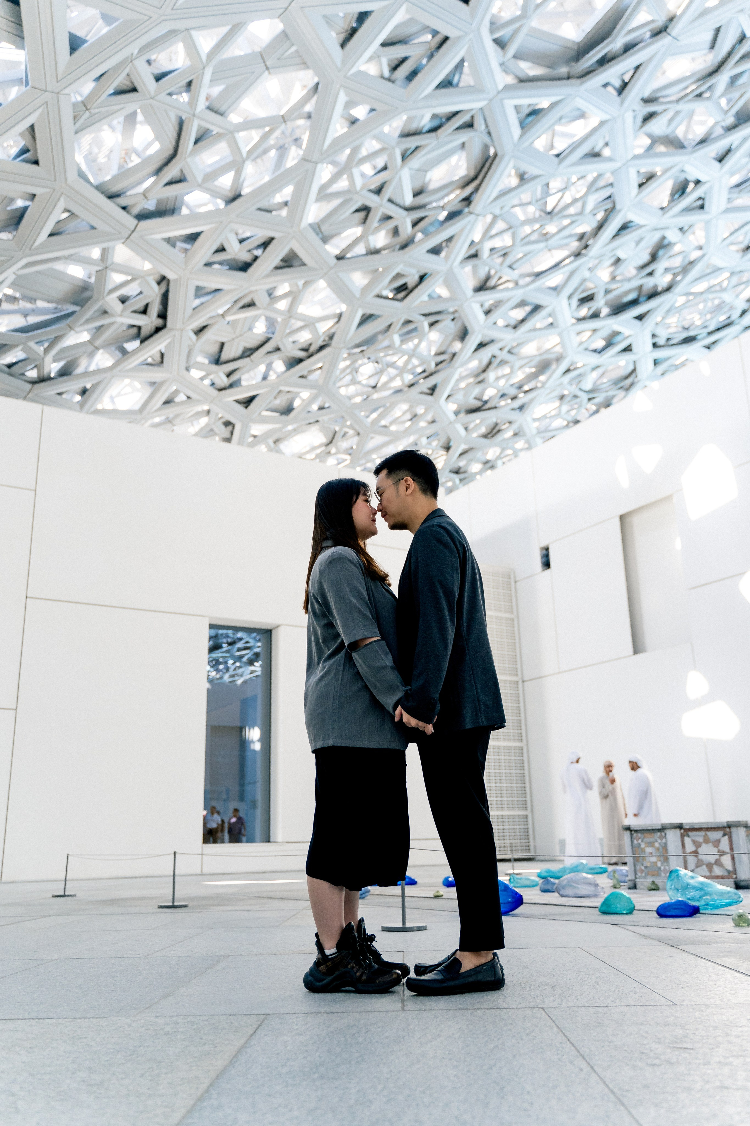 Love story Louvre Abu Dhabi. Фотограф в Абу Даби Марина