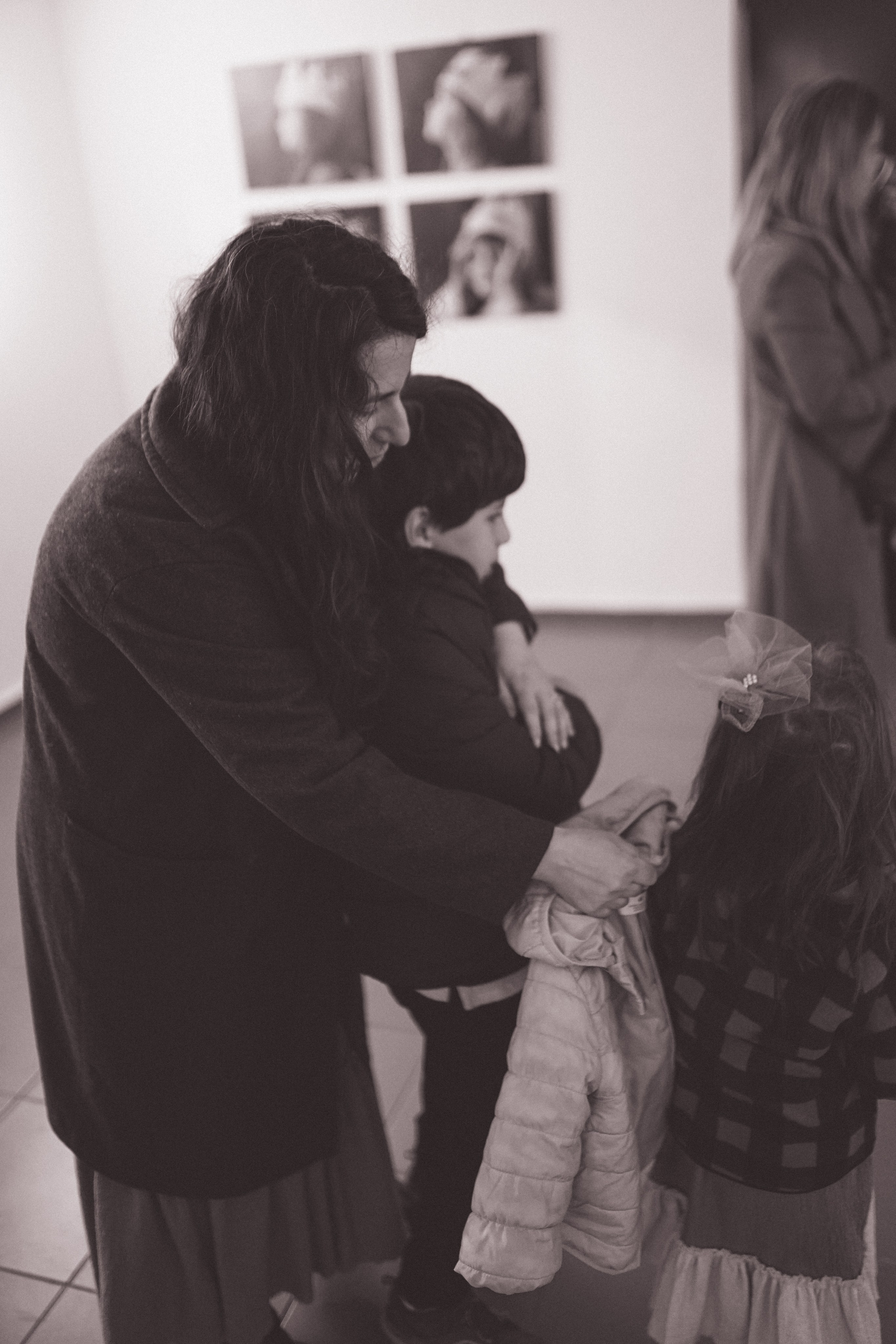 Tu nu știi Viata? Expoziție Univers Ludic | Mădălina Beda. Madalina Beda- Artist vizual, fotograf, doula la nastere, consultant babywearing Brasov si in toata tara