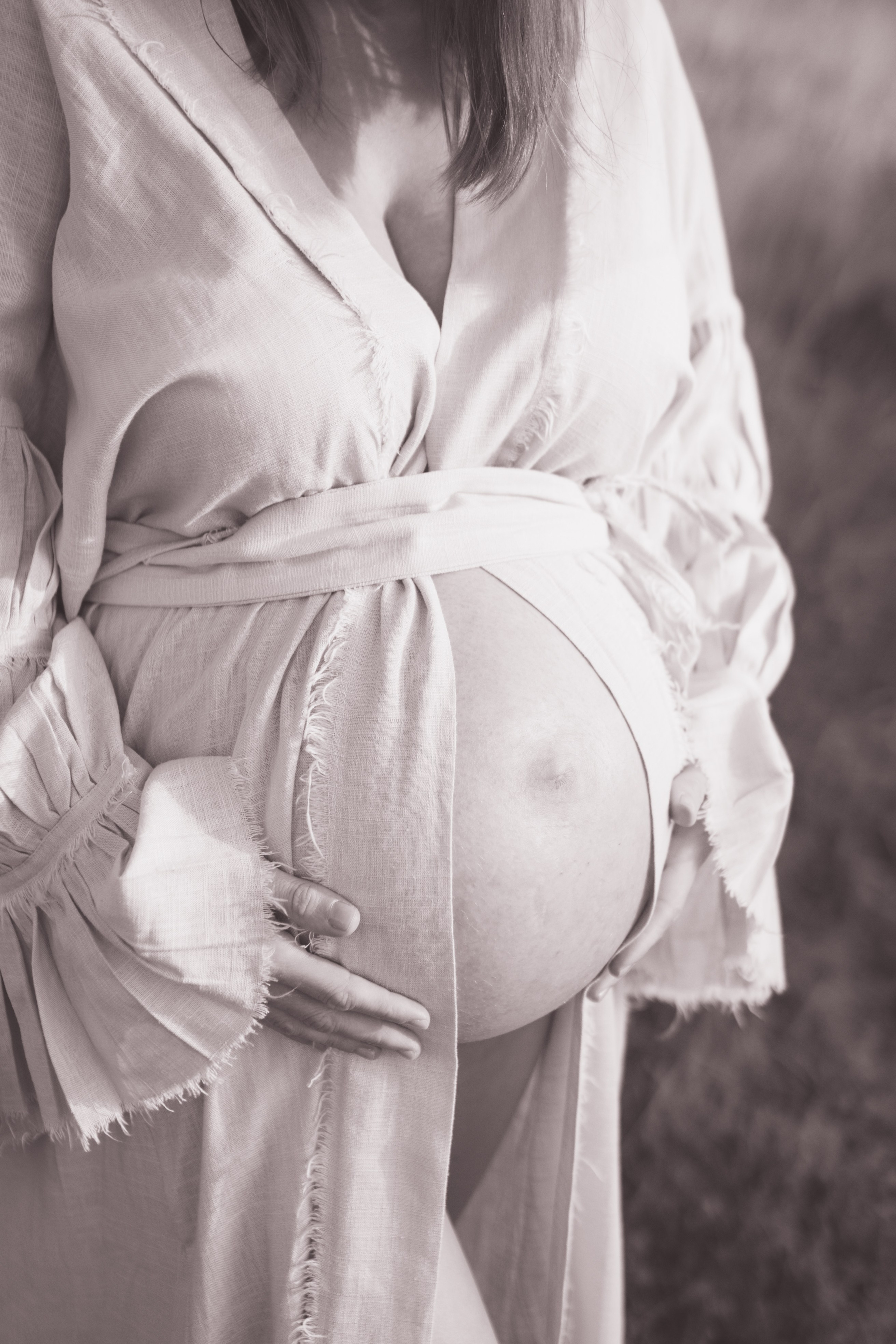 Mother Earth: Proiect de Fotografie Maternitate | Mădălina Beda. Madalina Beda- Artist vizual, fotograf, doula la nastere, consultant babywearing Brasov si in toata tara