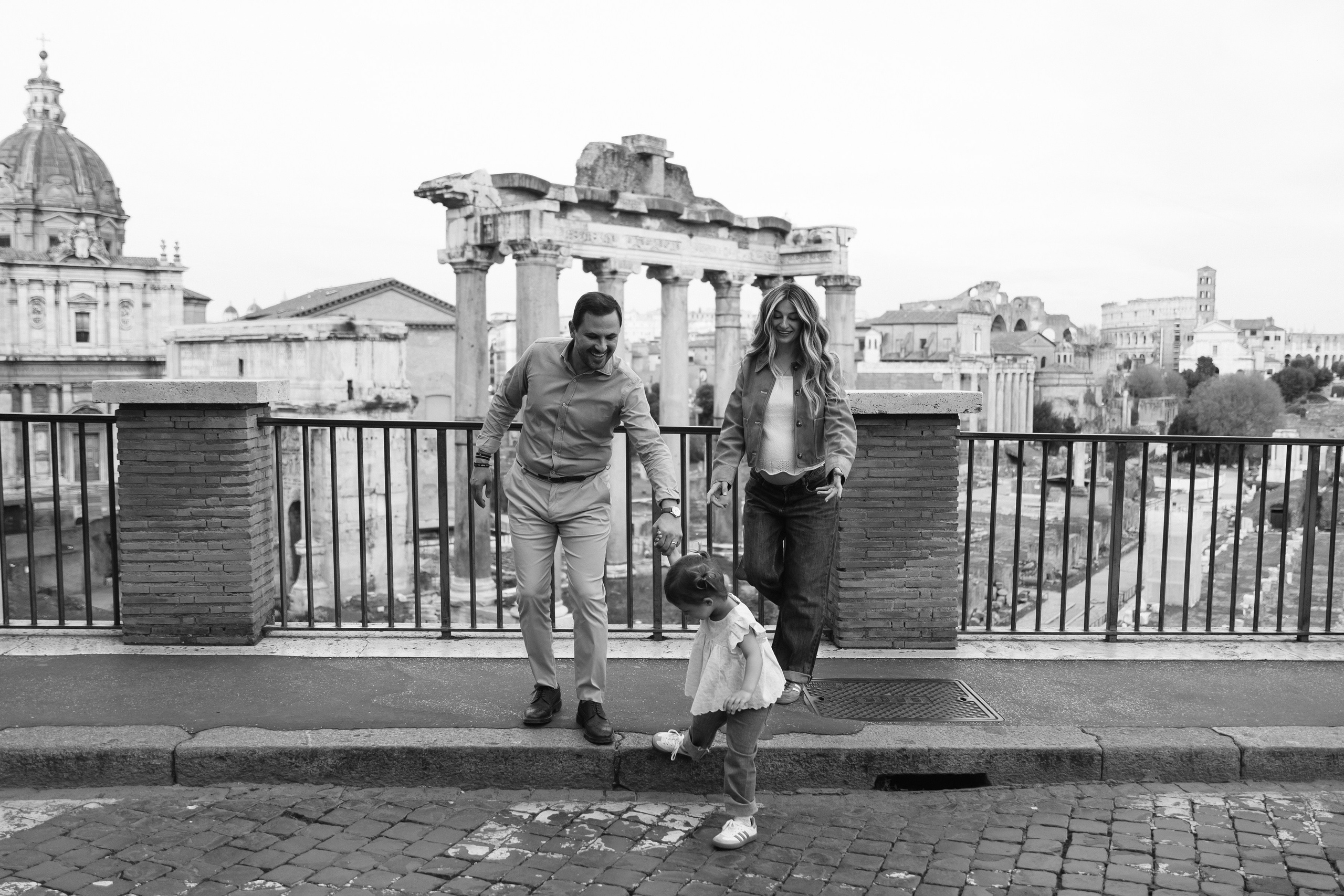 Famaly shooting in Rome. Wedding Photographer Rome Tuscany Como Sicily Puglia Amalfy Italy- Oksana Savenchuk