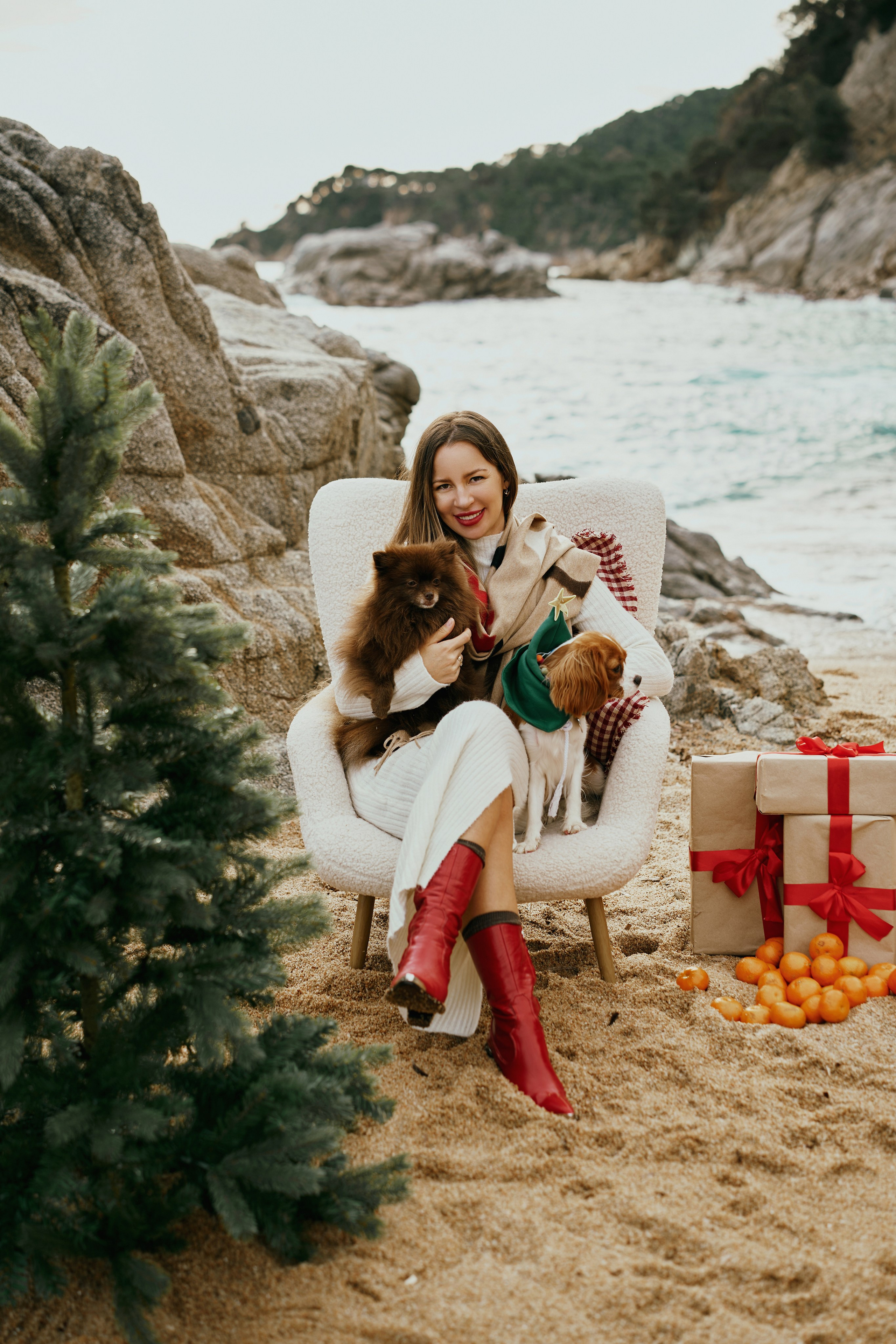 Елка на пляже. Веселая компания