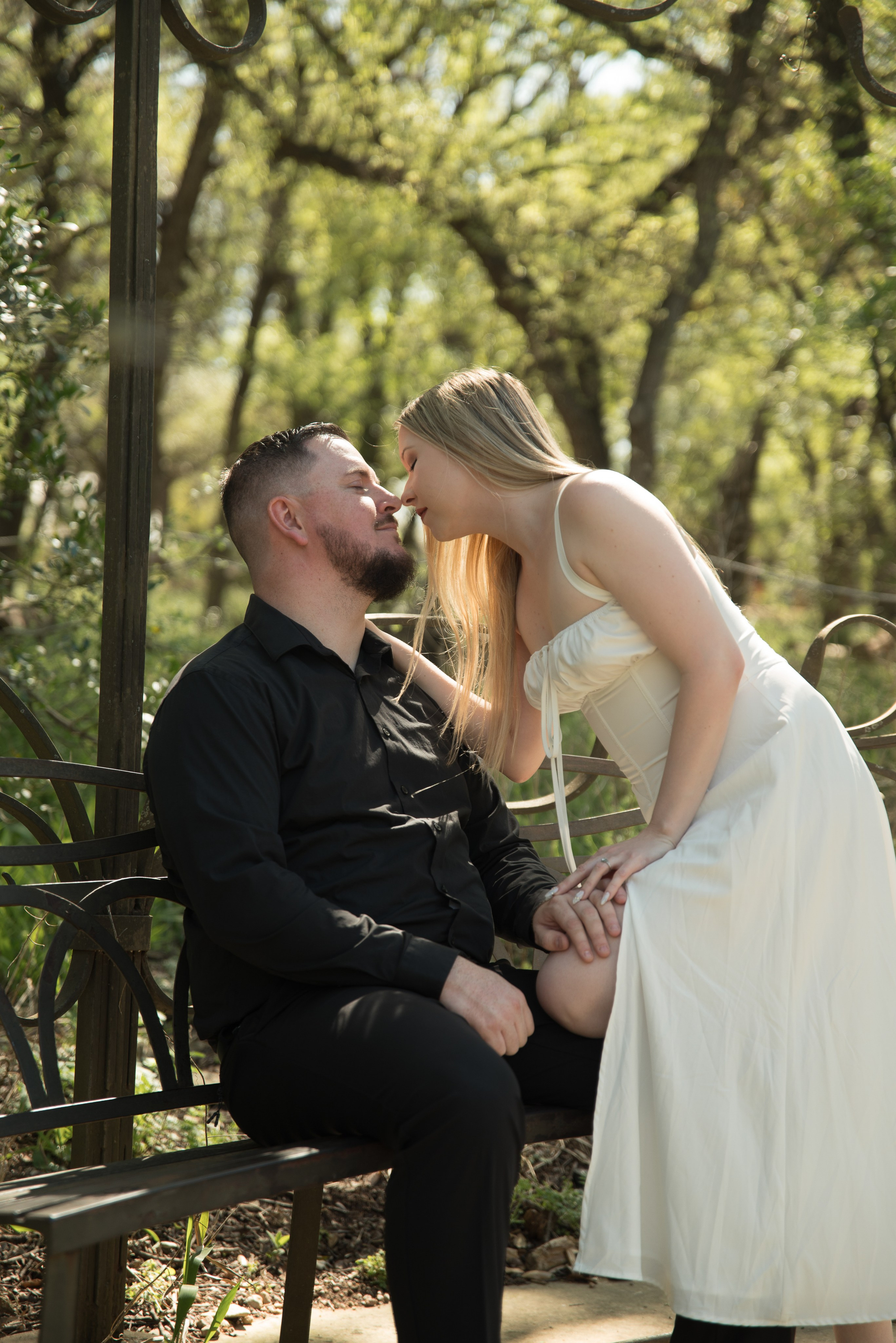 Engagement session in Austin. Wedding photo and video Texas