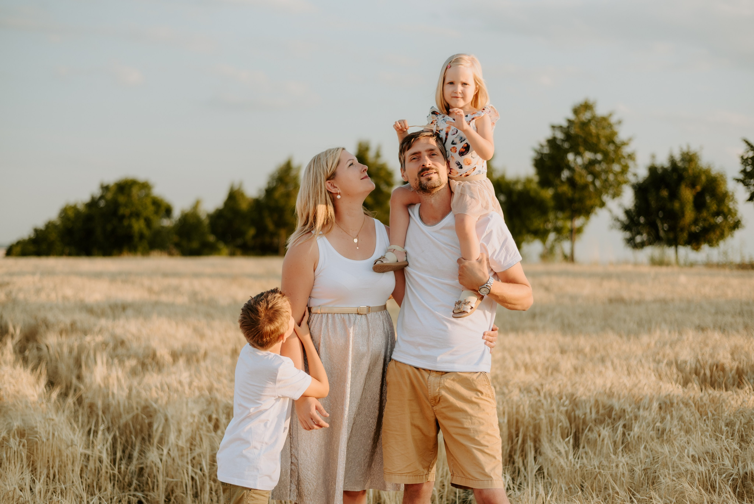 Lucka and family. Lifestyle, wedding and family photographer