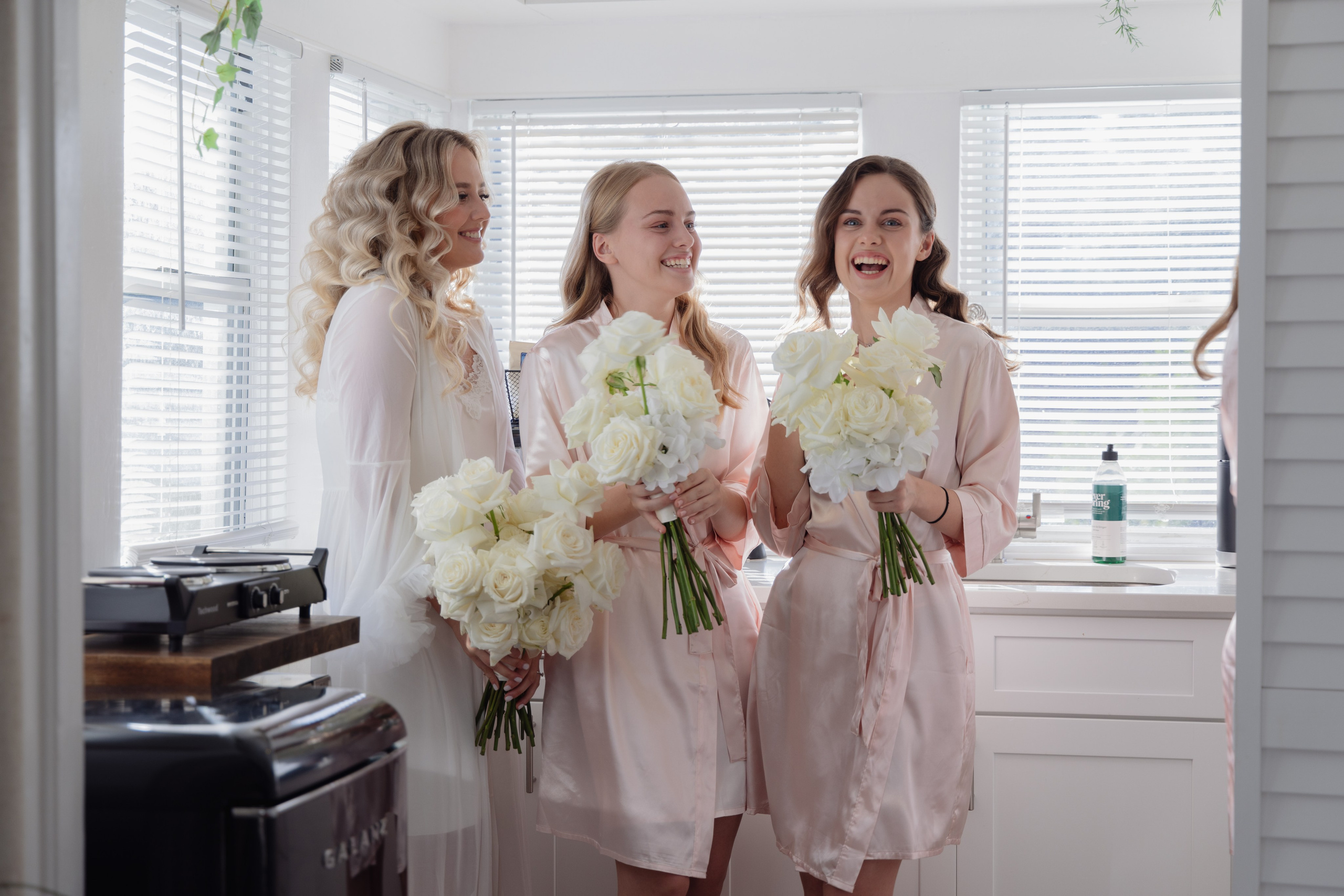 Wedding photography. Eikanmedia | Photographer and videographer capturing weddings, families, engagements, pregnancy & newborns | Vancouver, WA | USA