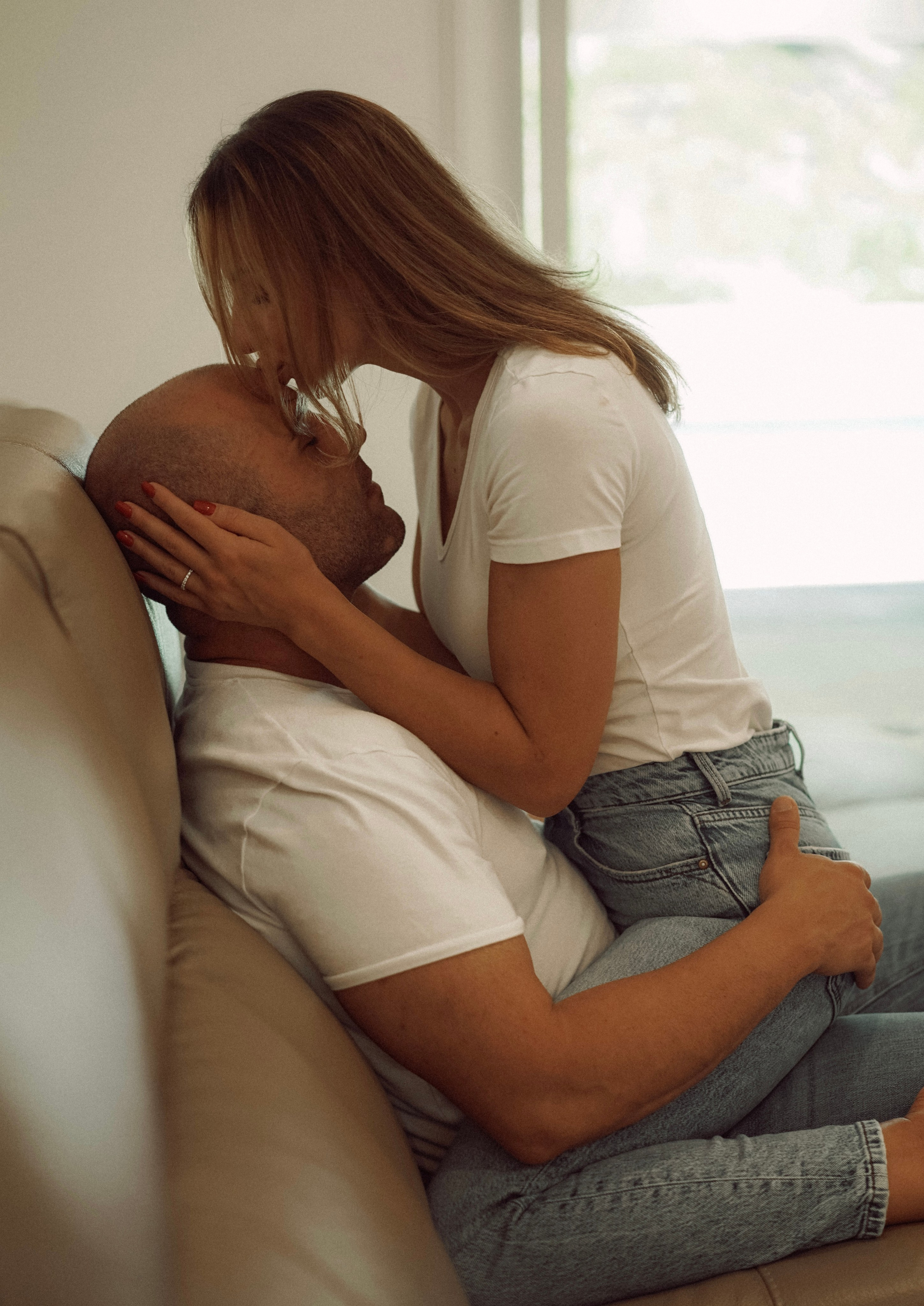 Love story photoshoot. Engagement photoshoot. Couple photoshoot. Malibu. Family photoshoot, Get away photoshoot in California. Beautiful love story photoshoot.