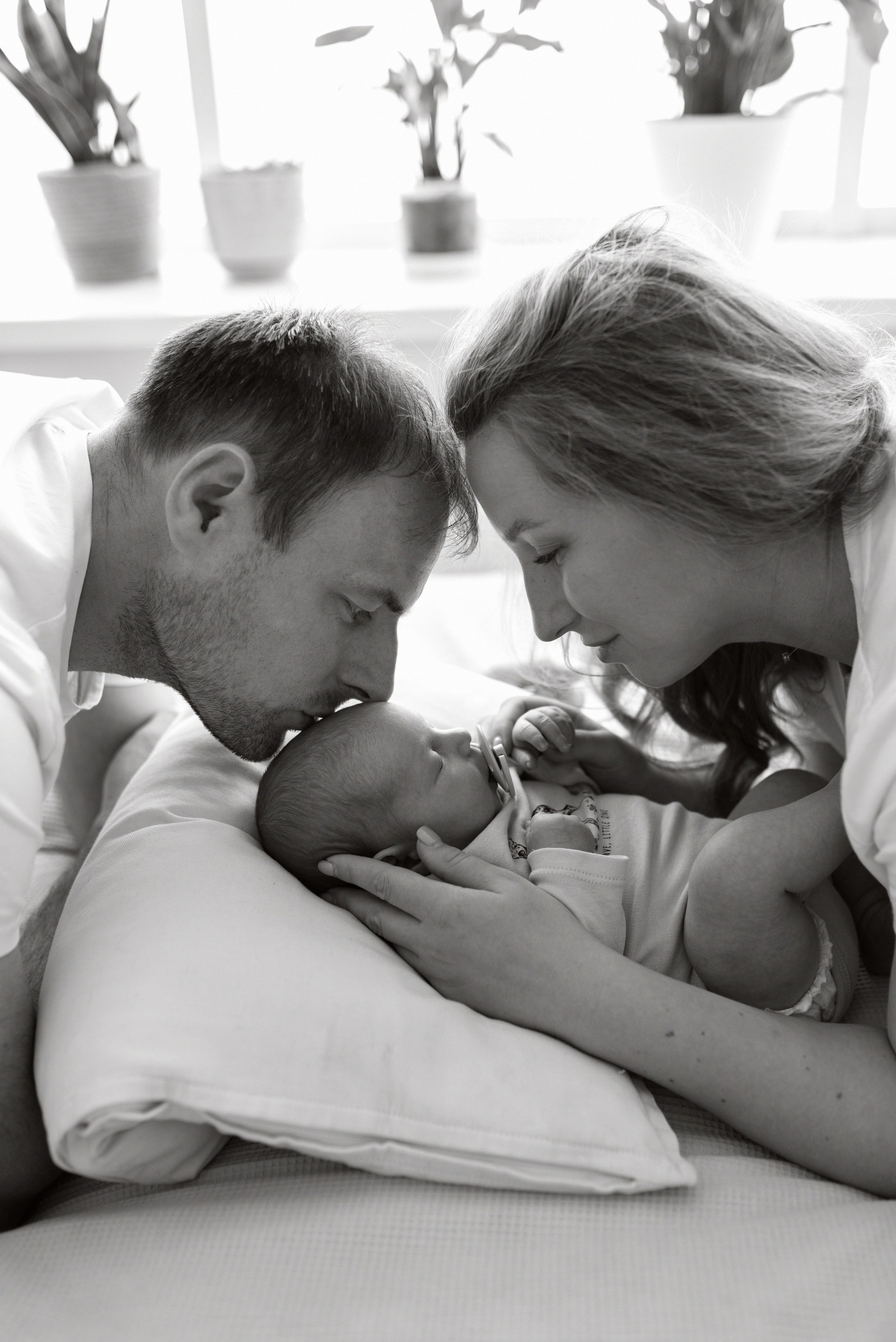 Lifestyle. In-home newborn photography Raleigh & area Katya Kulikova