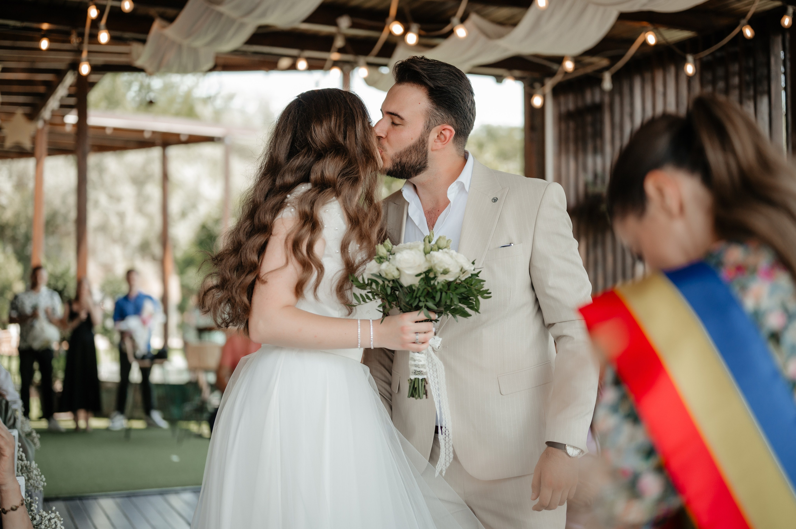 Cununie civila in aer liber si sedinta foto de cuplu. Proud Vision Weddings | Wedding Photography & Film — Servicii profesionale Foto Video Nunta Iasi