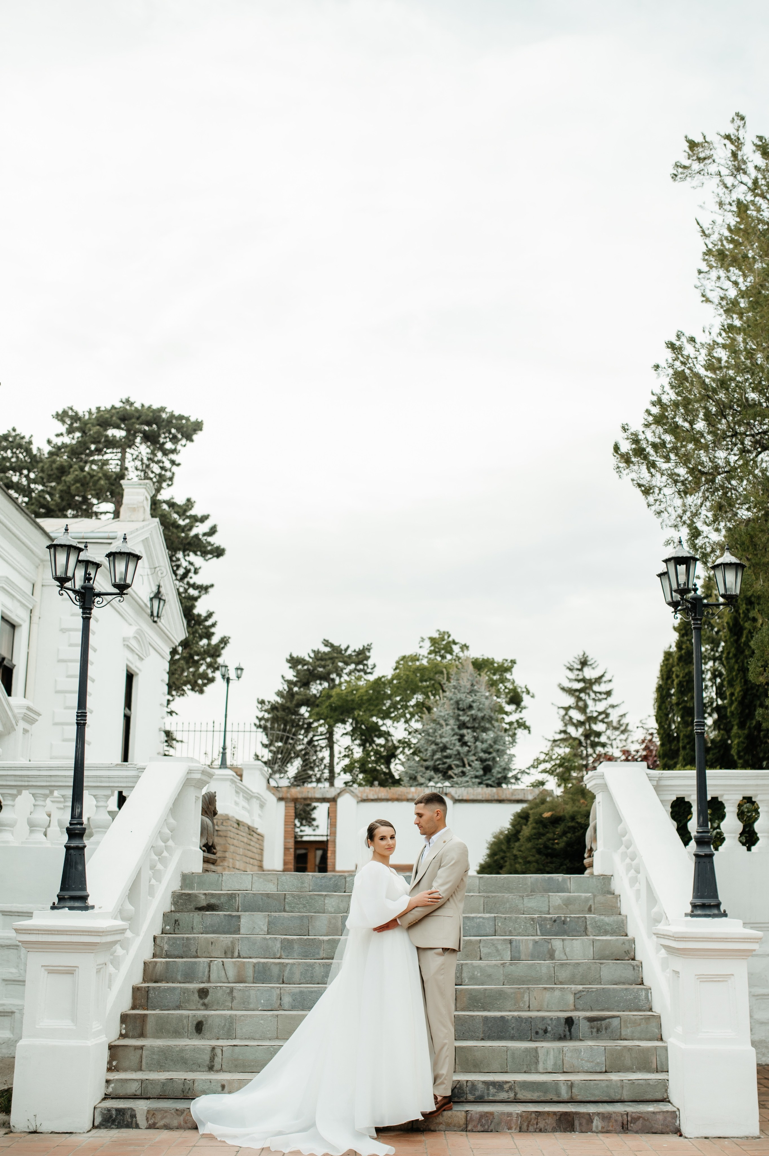 Nunta restransa in luna mai, cu sedinta foto la Conac Polizu. Proud Vision Weddings | Wedding Photography & Film — Servicii profesionale Foto Video Nunta Iasi