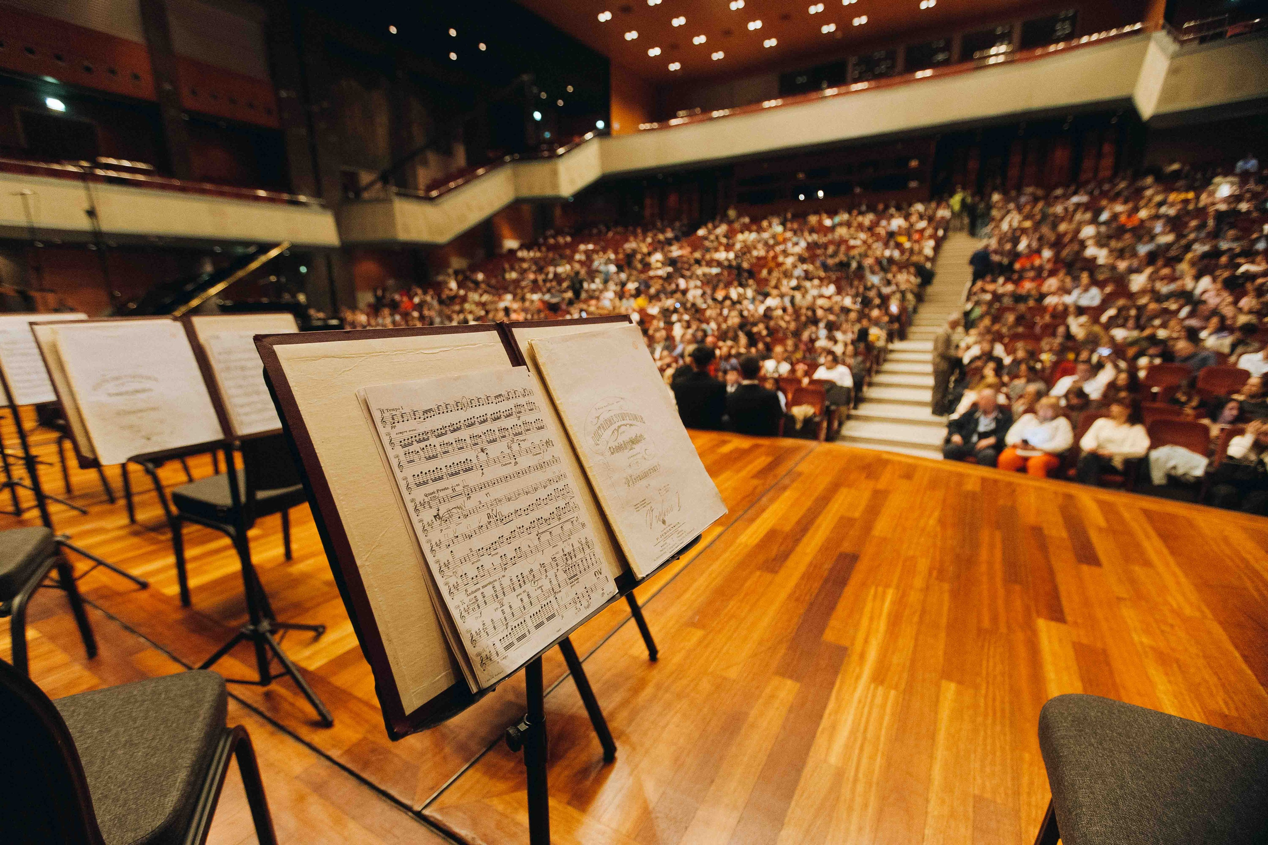 The Tchaikovsky Academic Grand Symphony Orchestra in Istanbul. Wedding&Event photographer Ismail Rzayev in Baku