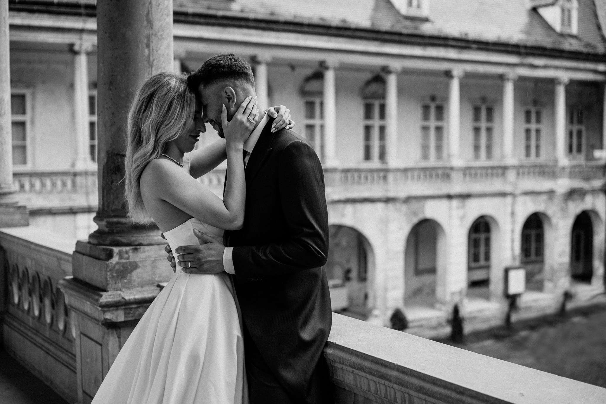 Fotografii de nuntă la Muzeul de artă Cluj-Napoca. Horatiu Fat: Fotograf si Videograf Profesionist Nunta Cluj-Napoca